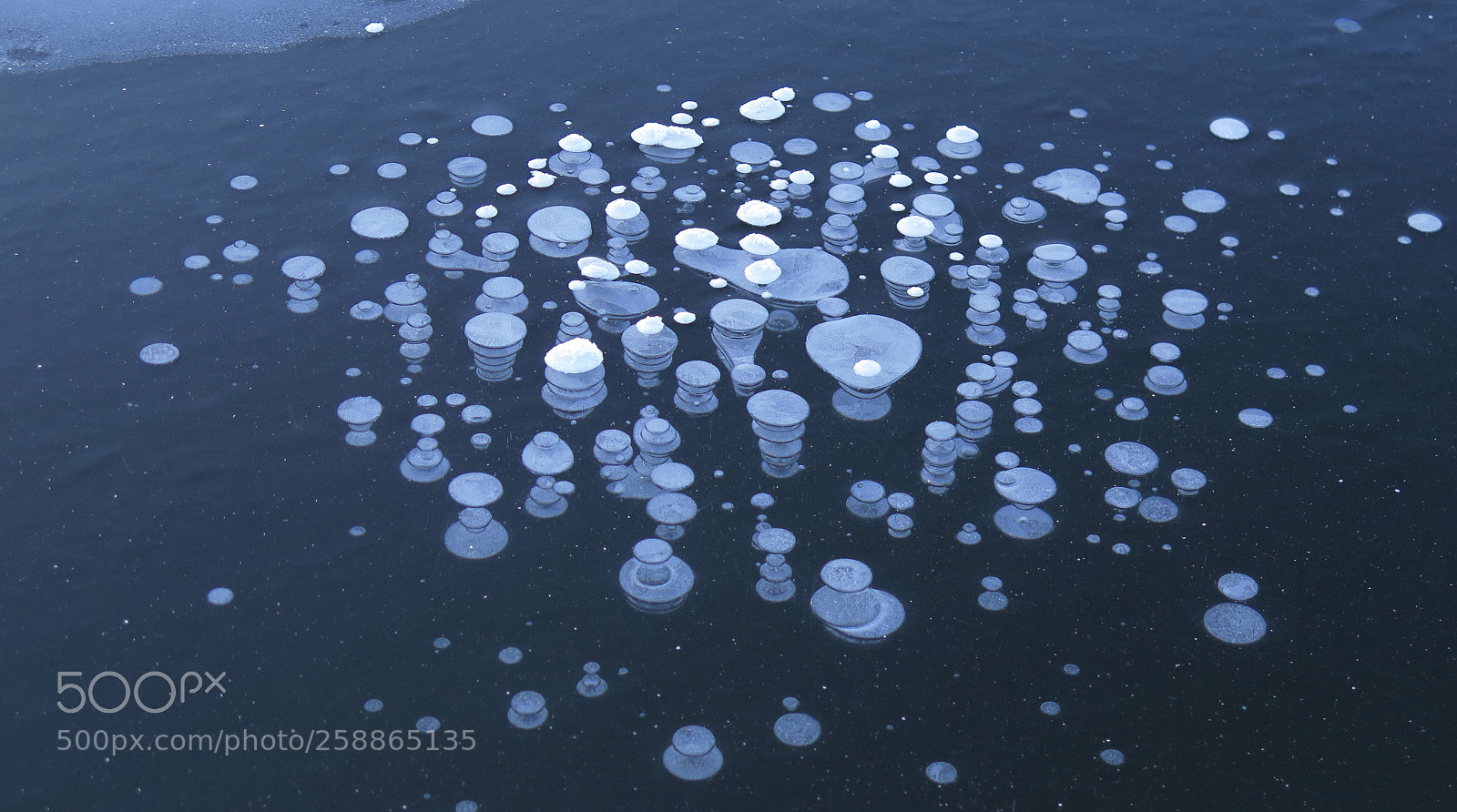 Canon PowerShot G16 sample photo. Frozen bubbles photography