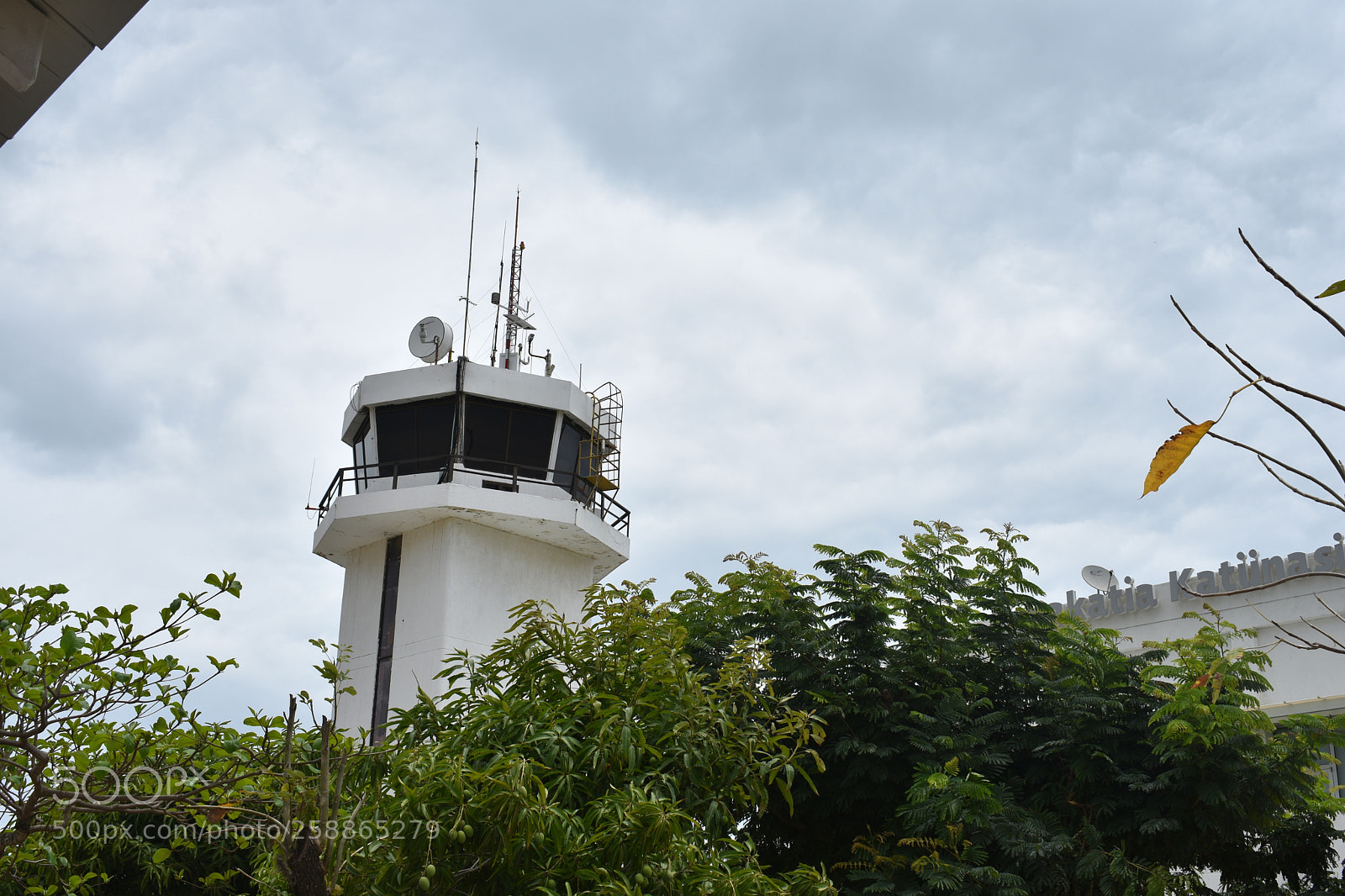 Nikon D3400 sample photo. Torre de control. photography