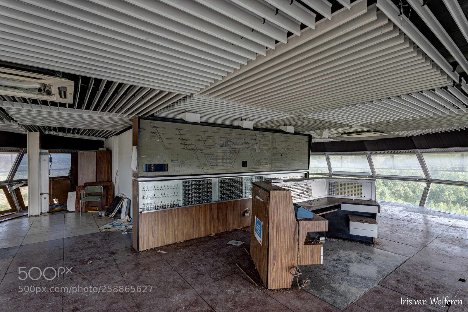 Canon EOS 6D Mark II sample photo. La tour de controle photography