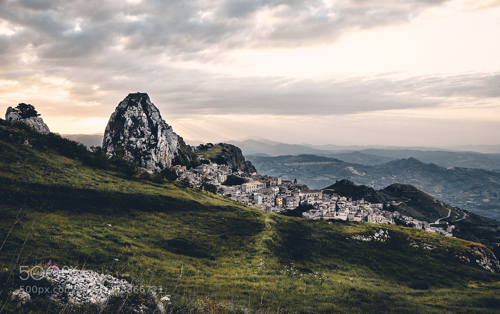 Canon EOS 5D Mark IV sample photo. Sicily the village of photography