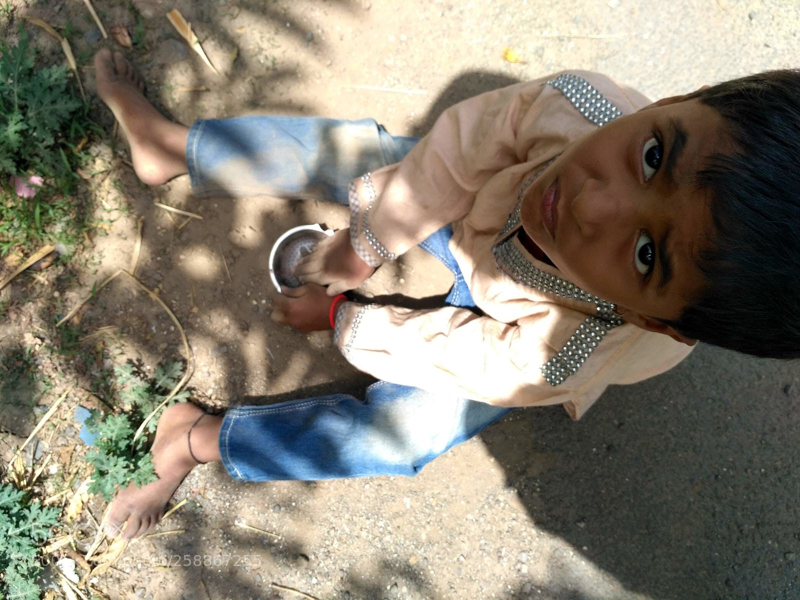 Xiaomi Redmi 3S sample photo. The local boy and photography