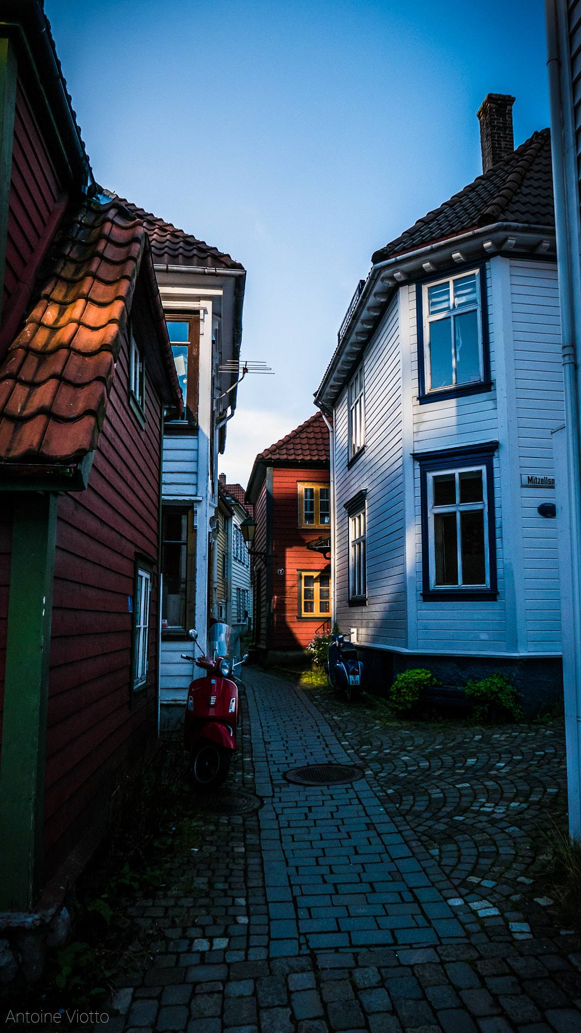 Leica D-Lux (Typ 109) sample photo. Bergen - strandsiden photography