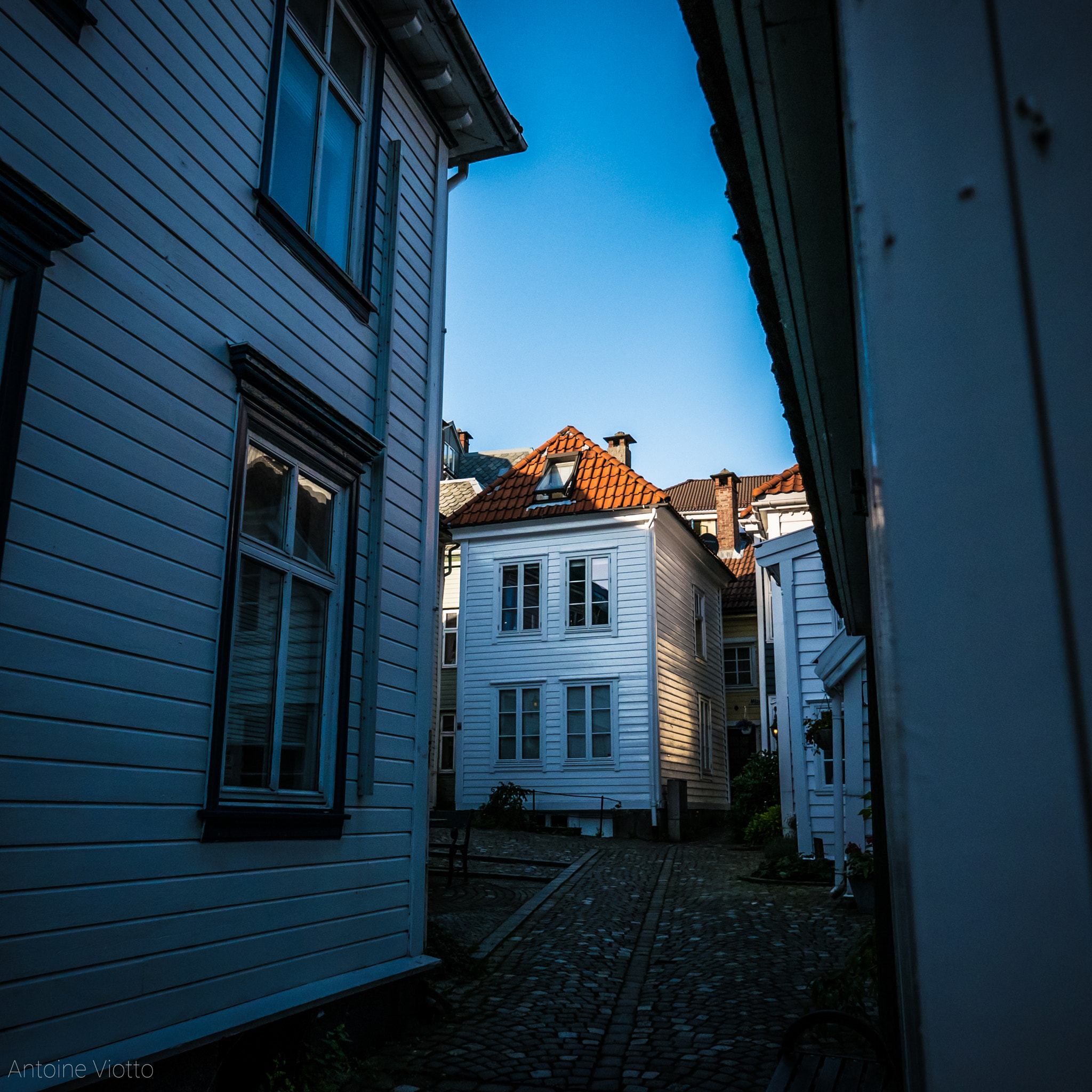 Leica D-Lux (Typ 109) sample photo. Bergen - strandsiden photography