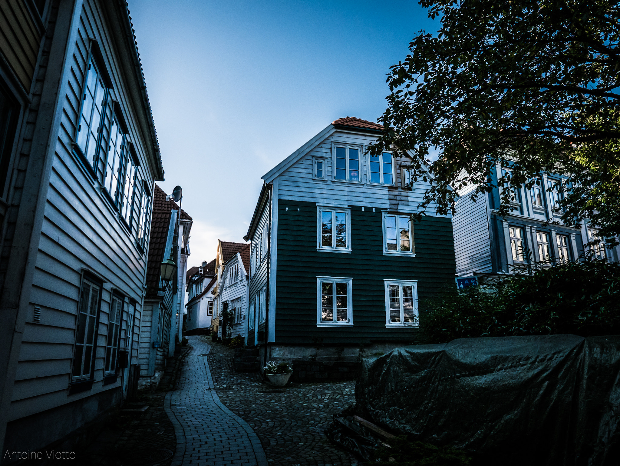 Leica D-Lux (Typ 109) sample photo. Bergen - strandsiden photography