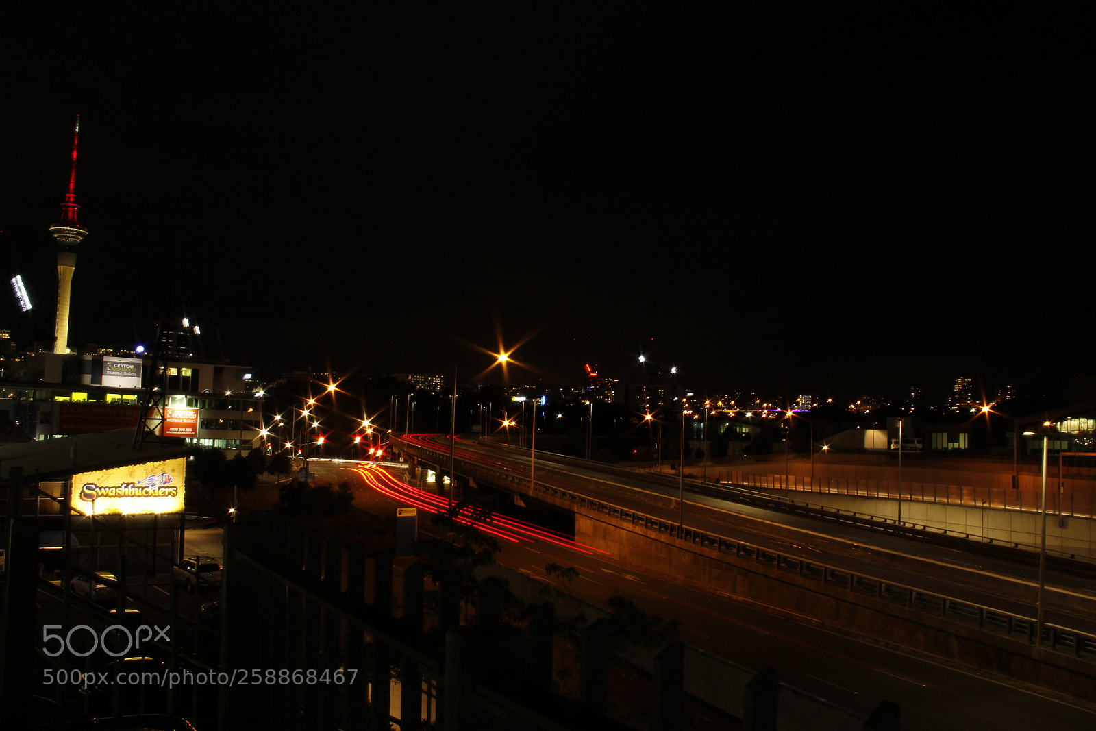 Canon EF-S 18-200mm F3.5-5.6 IS sample photo. At night photography