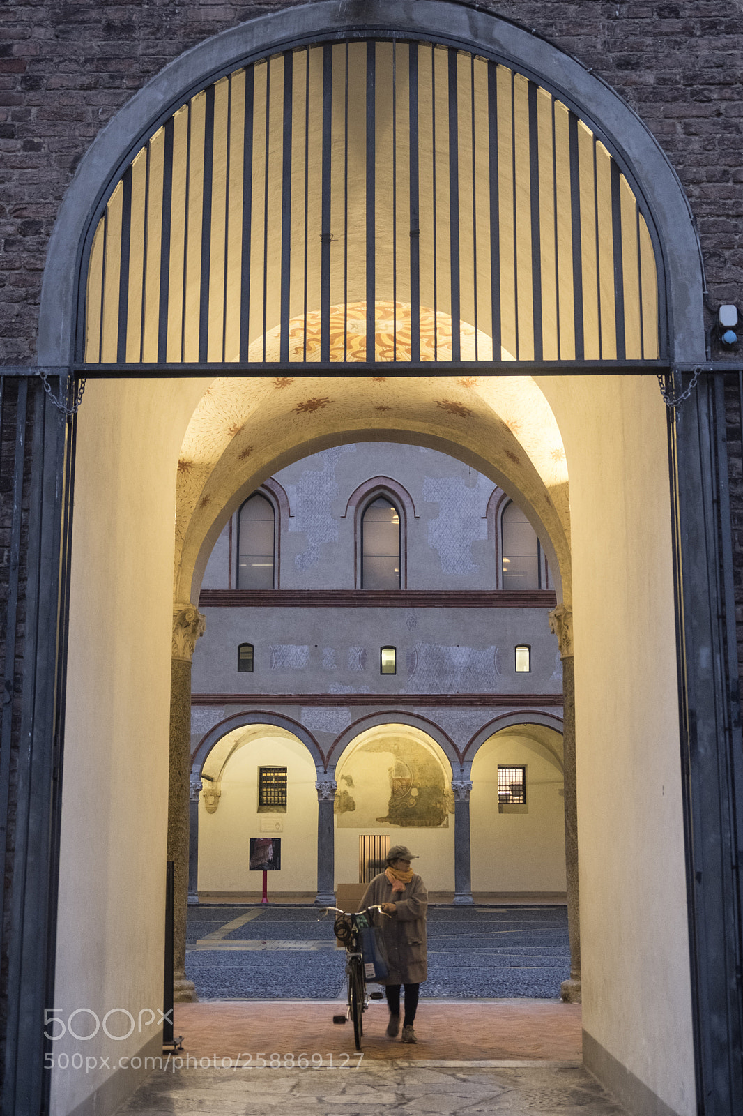 Fujifilm X-T2 sample photo. Milan courtyards of the photography