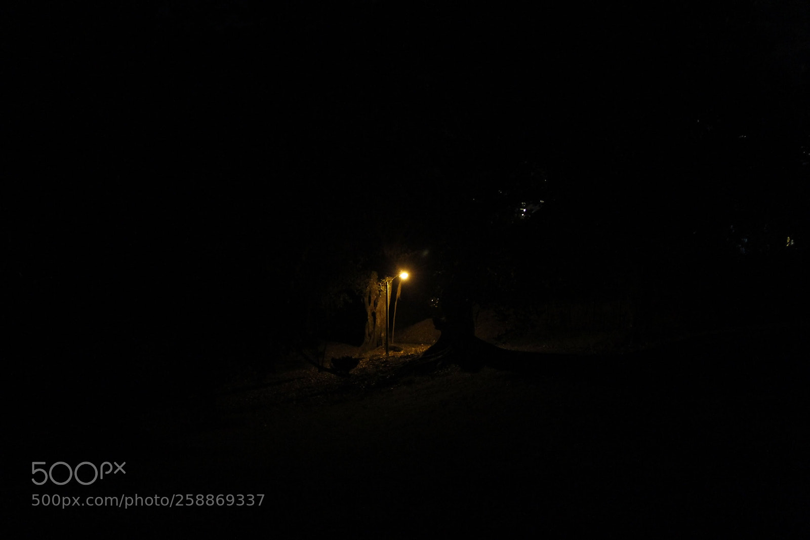 Canon EF-S 18-200mm F3.5-5.6 IS sample photo. Somewhere darkness photography
