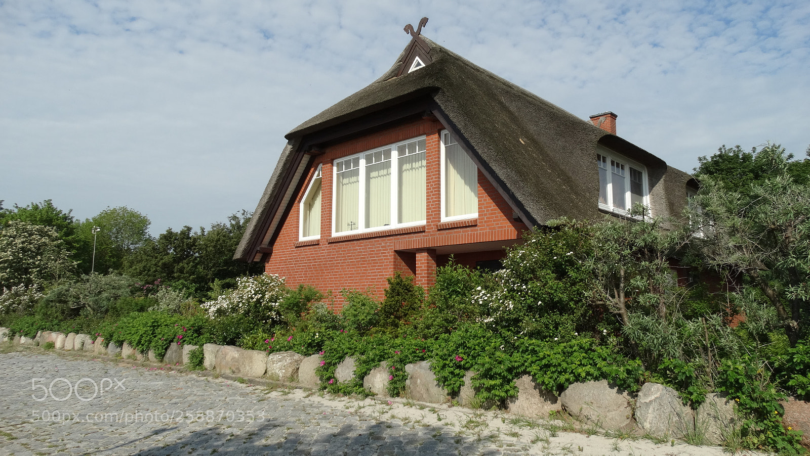 Sony Cyber-shot DSC-HX300 sample photo. Thatched roof cottage photography