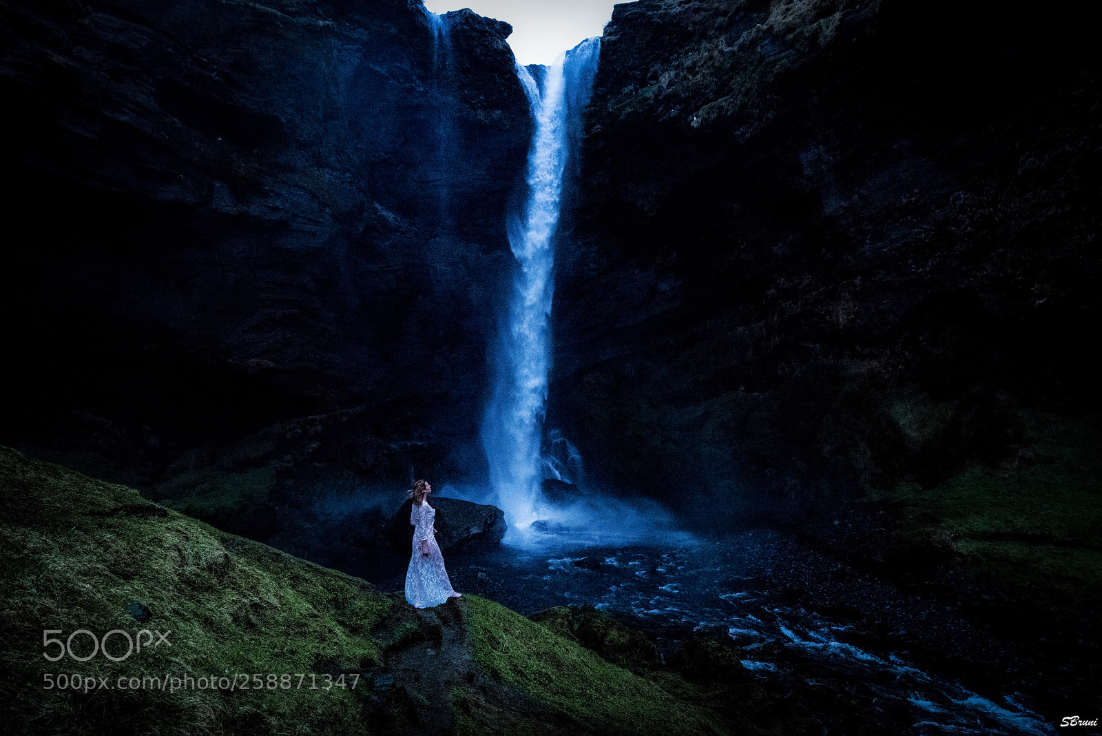 Nikon D810 sample photo. "the lady of kvernufoss" photography