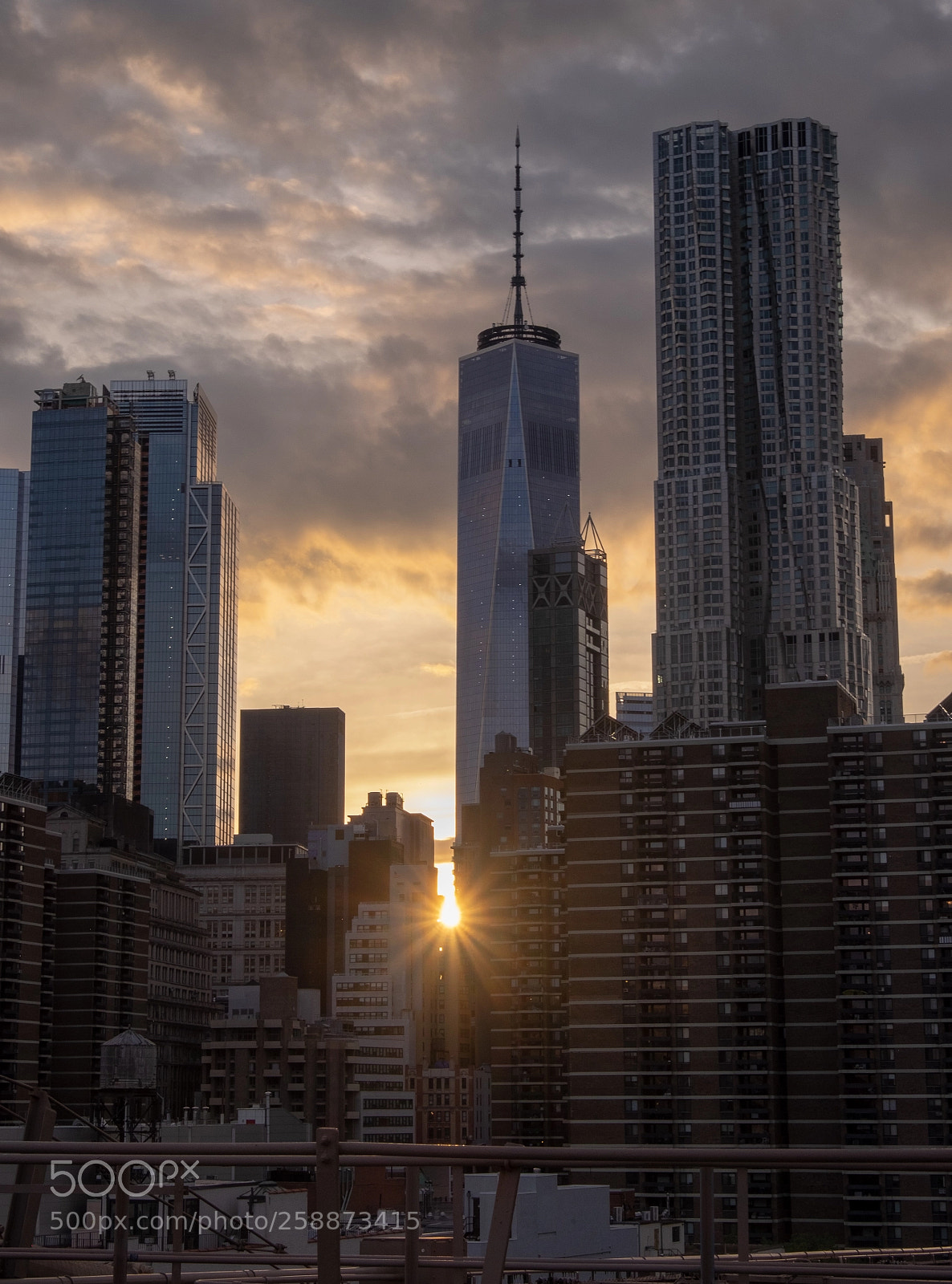 Fujifilm X-T1 sample photo. Freedom tower sunset photography
