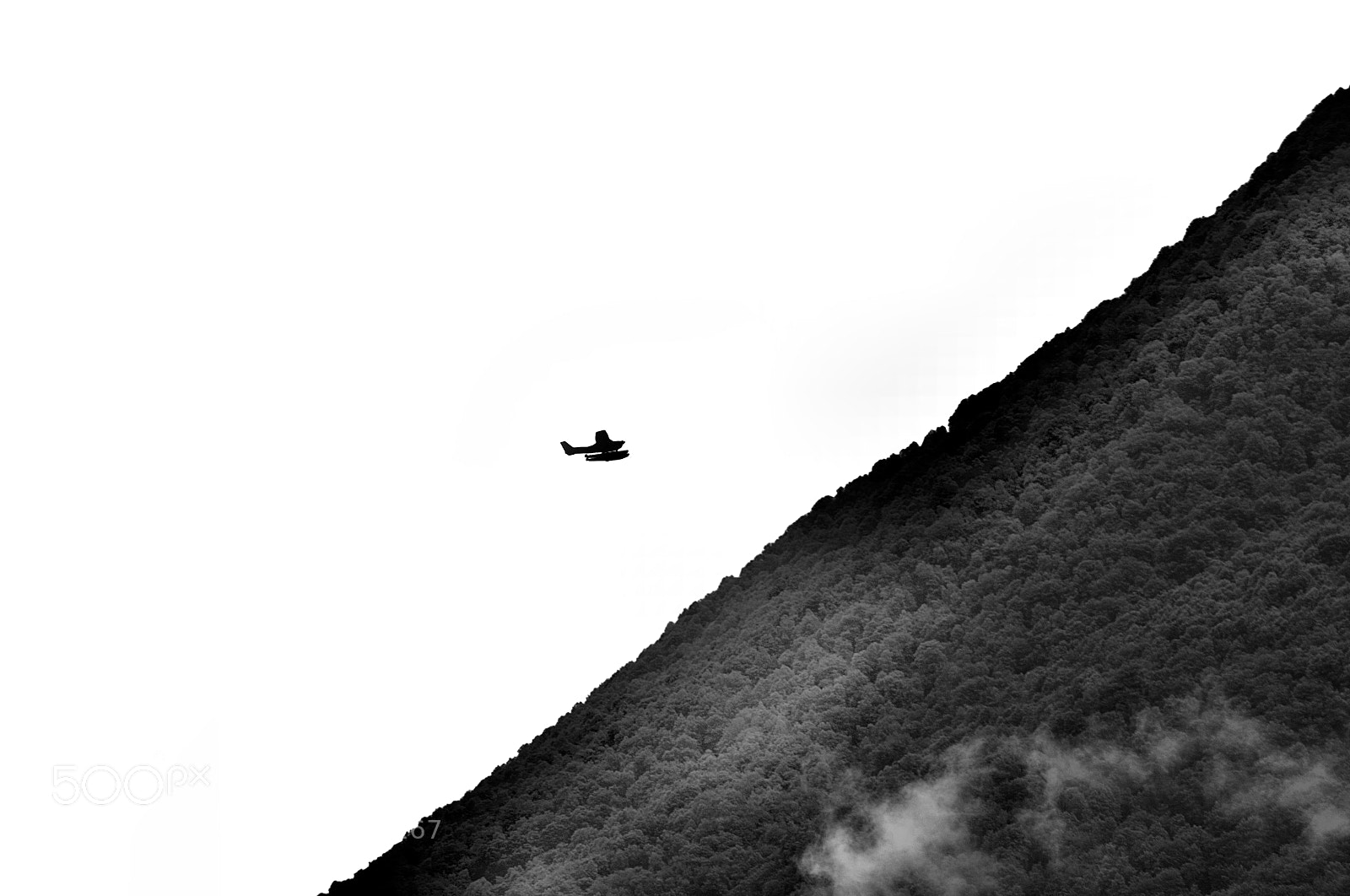Pentax K-5 sample photo. Minimal flying photography