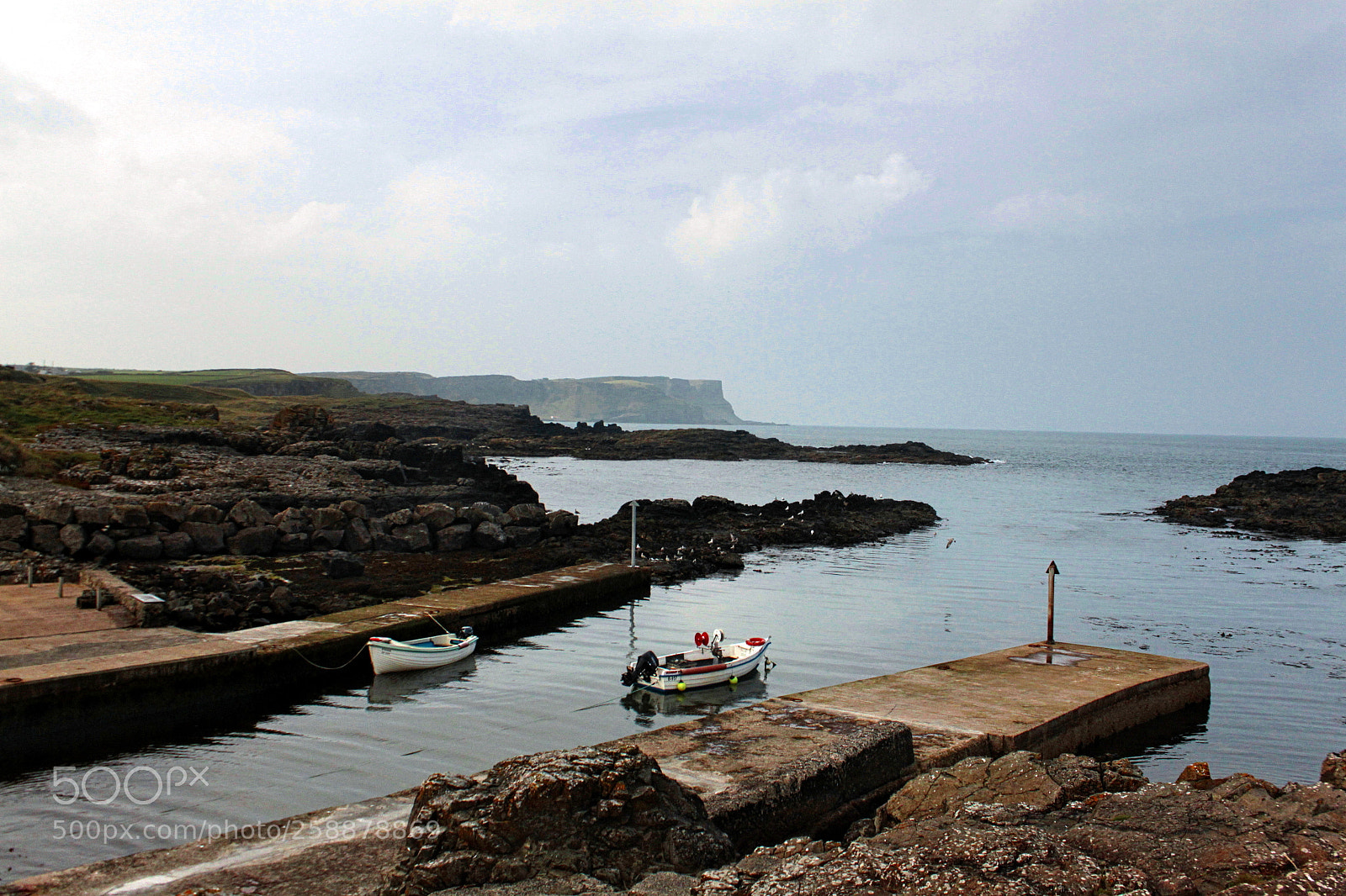 Canon EF-S 18-55mm F3.5-5.6 IS sample photo. Harbour photography