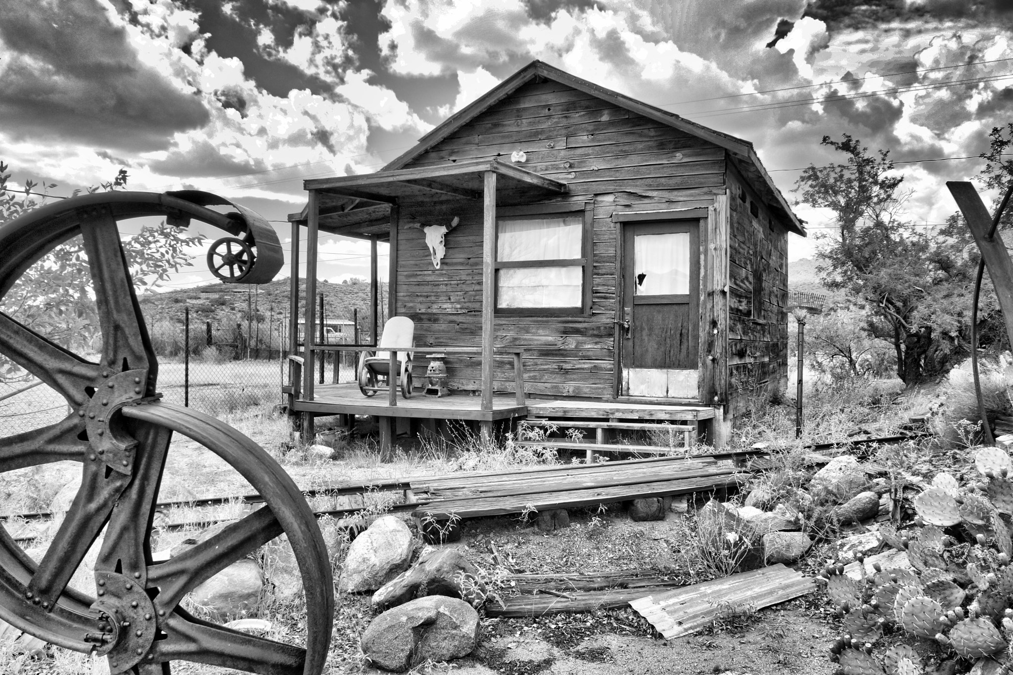 Hasselblad Lunar sample photo. Little house by the tracks photography