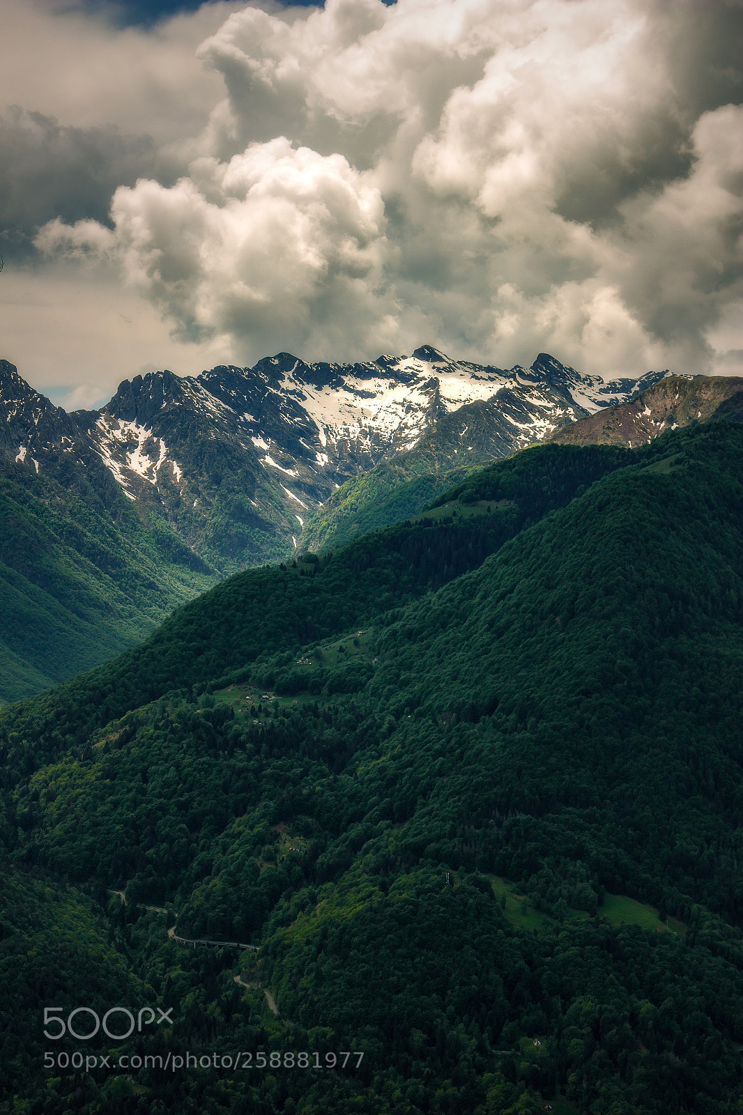 Canon EOS 100D (EOS Rebel SL1 / EOS Kiss X7) sample photo. Clouds and mountains photography