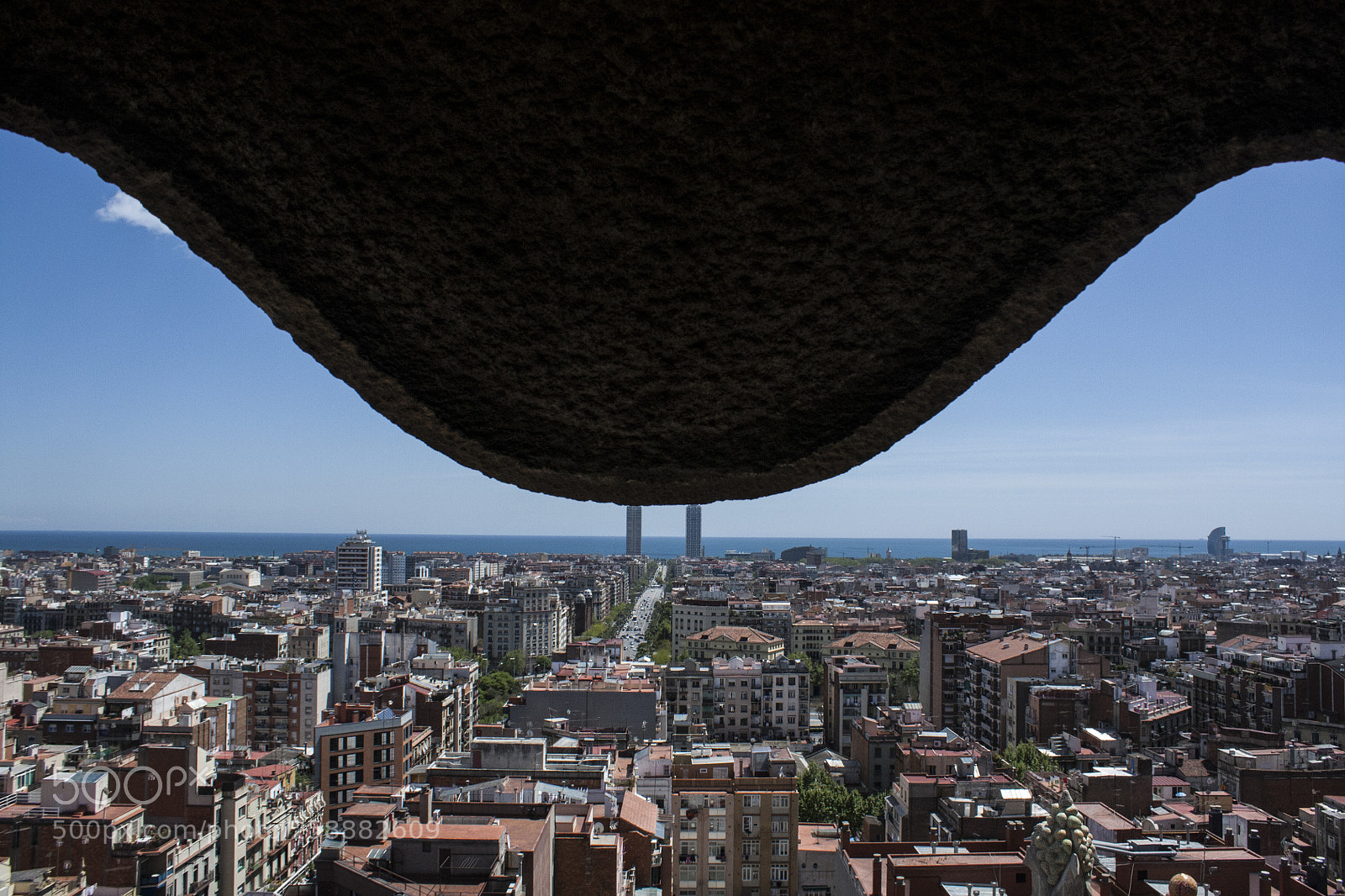 Canon EOS 450D (EOS Rebel XSi / EOS Kiss X2) sample photo. Barcelona symmetry photography