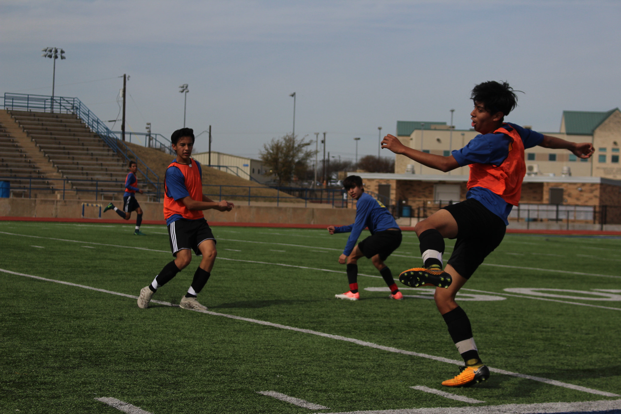 Canon EOS 1200D (EOS Rebel T5 / EOS Kiss X70 / EOS Hi) sample photo. Exemplary action/sports photo photography