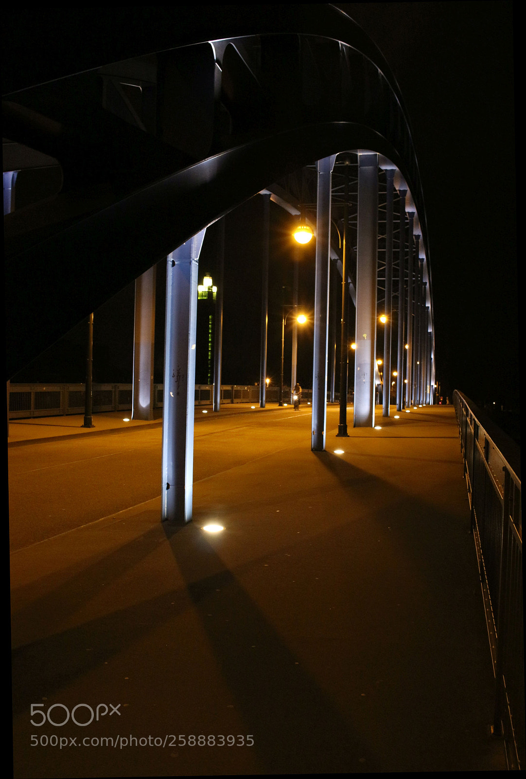 Canon EOS 100D (EOS Rebel SL1 / EOS Kiss X7) sample photo. Sternbrücke photography