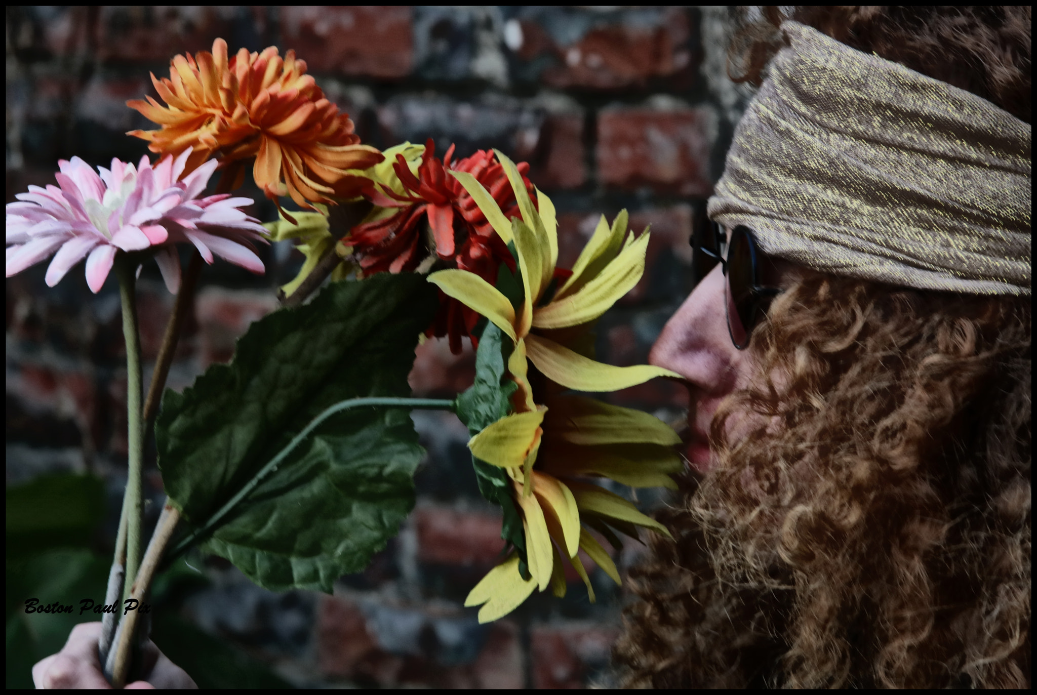 Sigma 70-200mm F2.8 EX DG OS HSM sample photo. Musician from new york caressed by sunflower photography