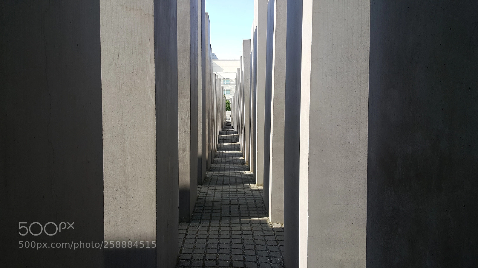 Samsung Galaxy S6 sample photo. Memorial to the murdered photography