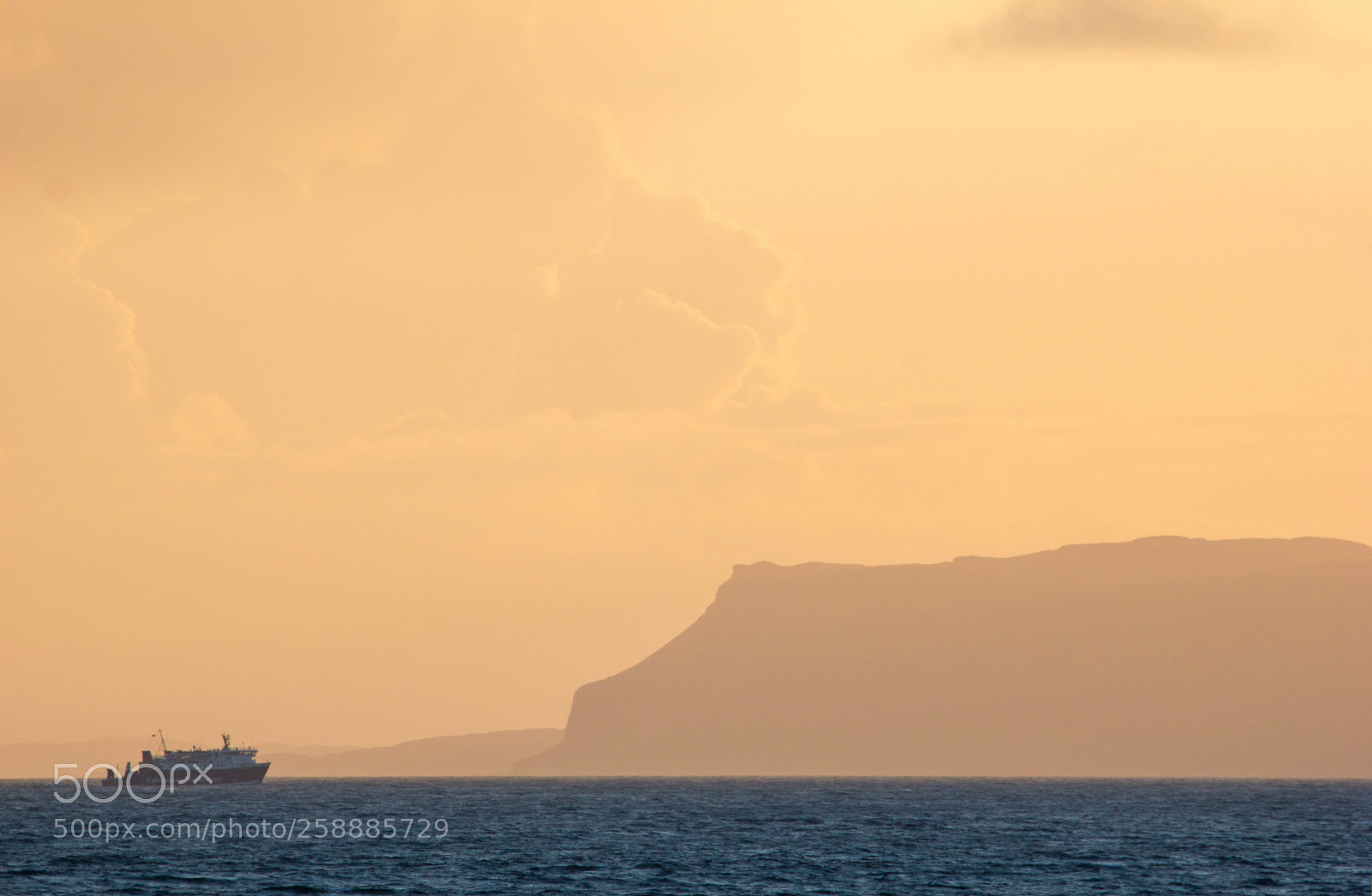 Canon EOS 550D (EOS Rebel T2i / EOS Kiss X4) sample photo. Sailing into the sunset photography