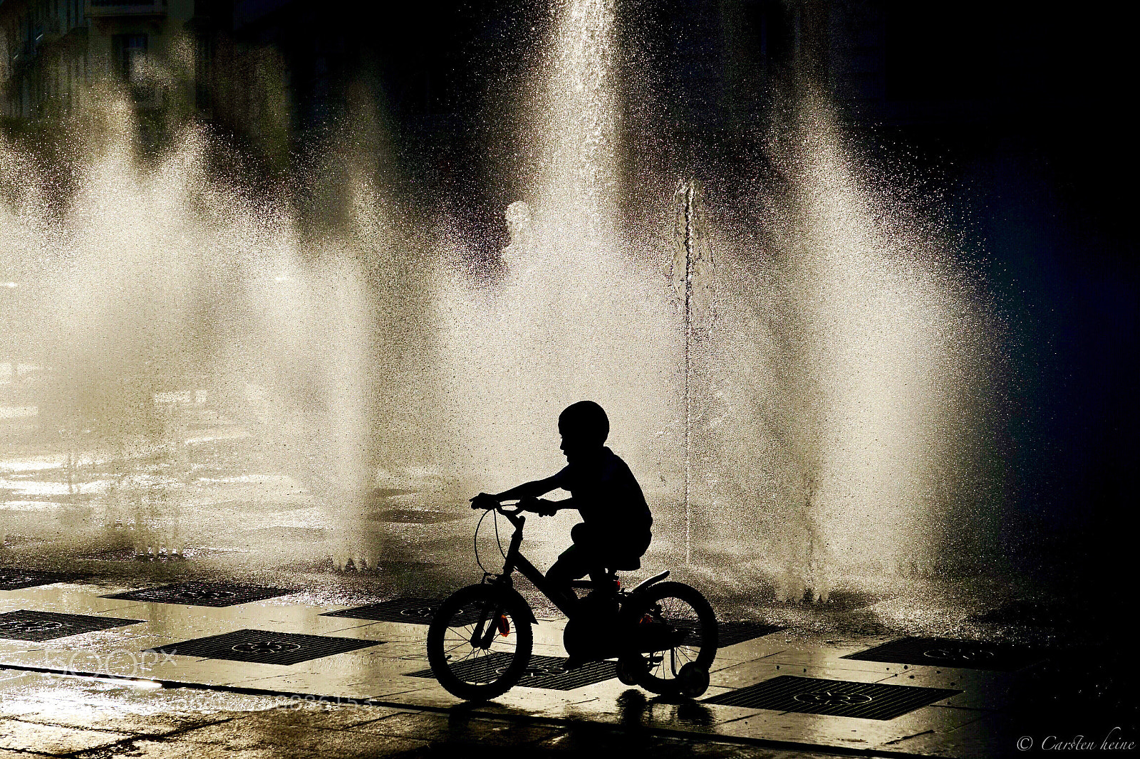 Sony a7 sample photo. ..dark ride....
antibes photography