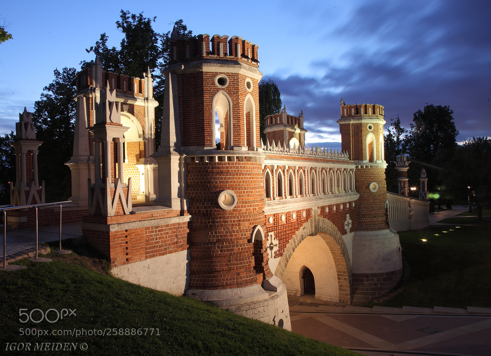 Canon EOS 5D Mark II sample photo. Park tsaritsyno photography