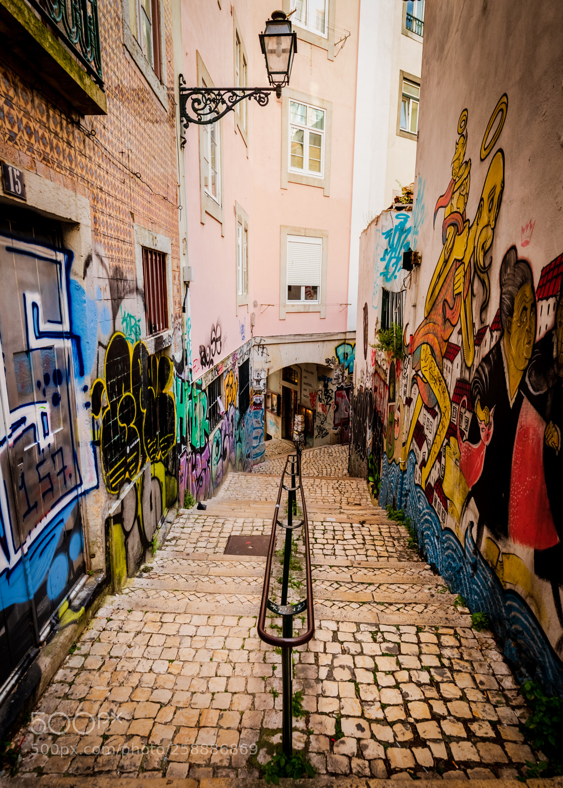 Canon EOS 6D Mark II sample photo. Lisbon street art photography