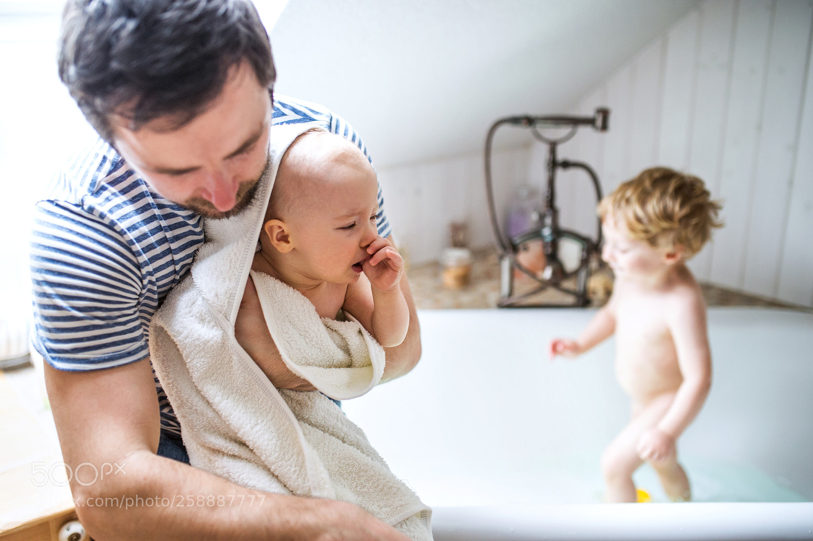 Nikon D4S sample photo. Father washing two toddlers photography