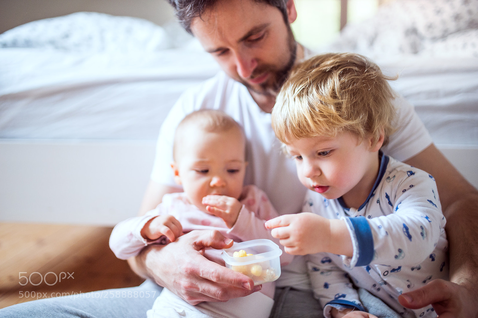 Nikon D4S sample photo. Father with toddler children photography