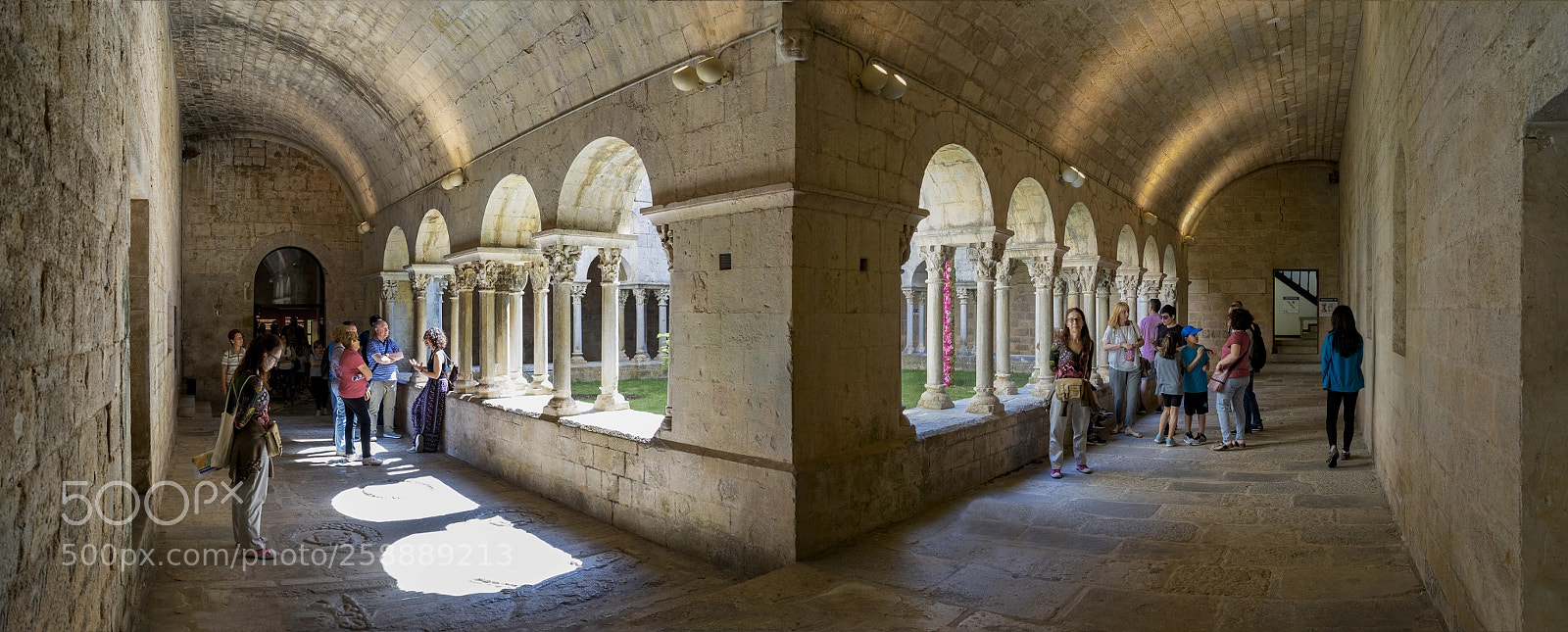 Sony a7 II sample photo. Claustro / cloister photography