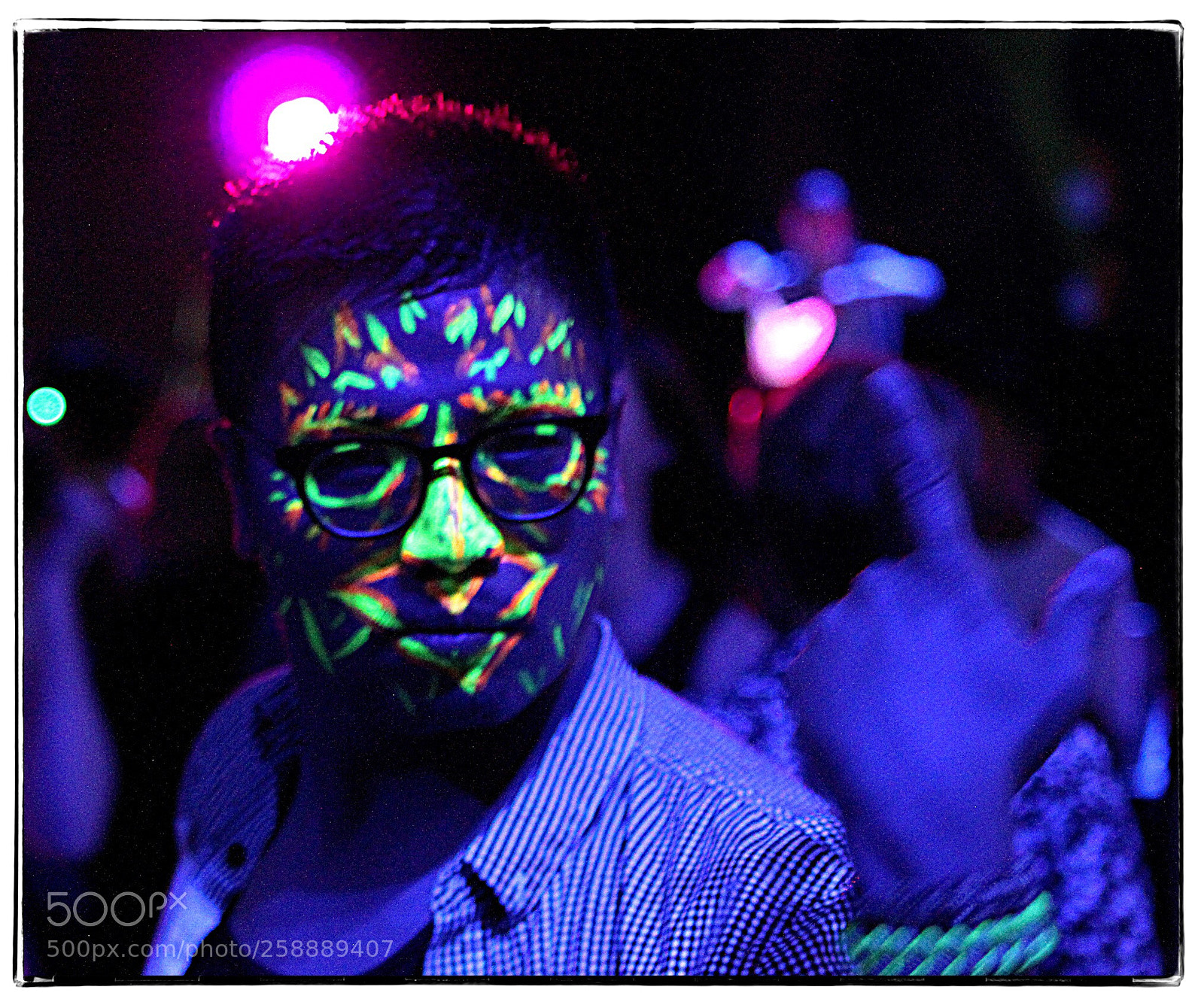 Canon EOS 7D sample photo. Neon face paint at photography