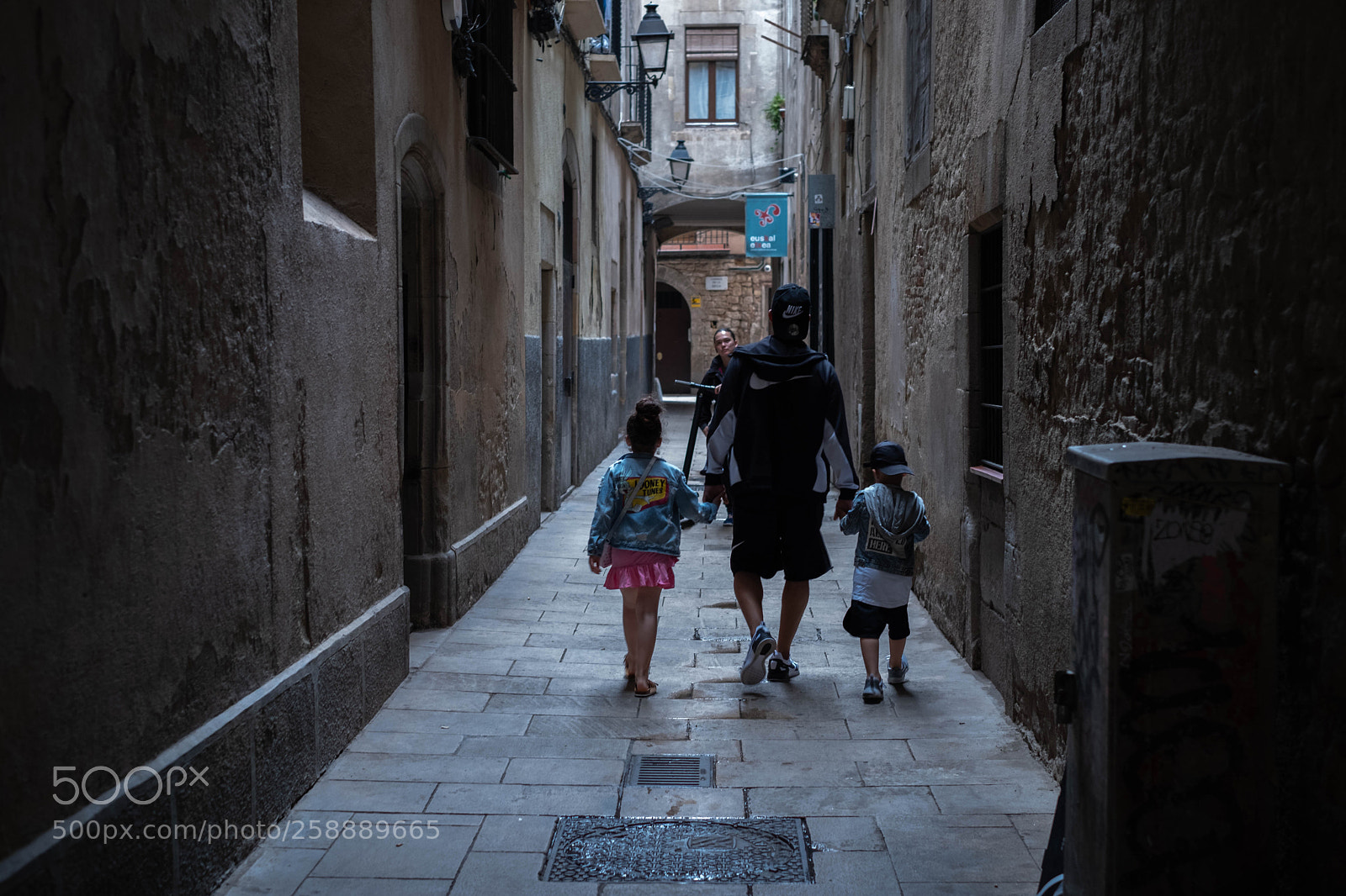Fujifilm X-T2 sample photo. Street family photography