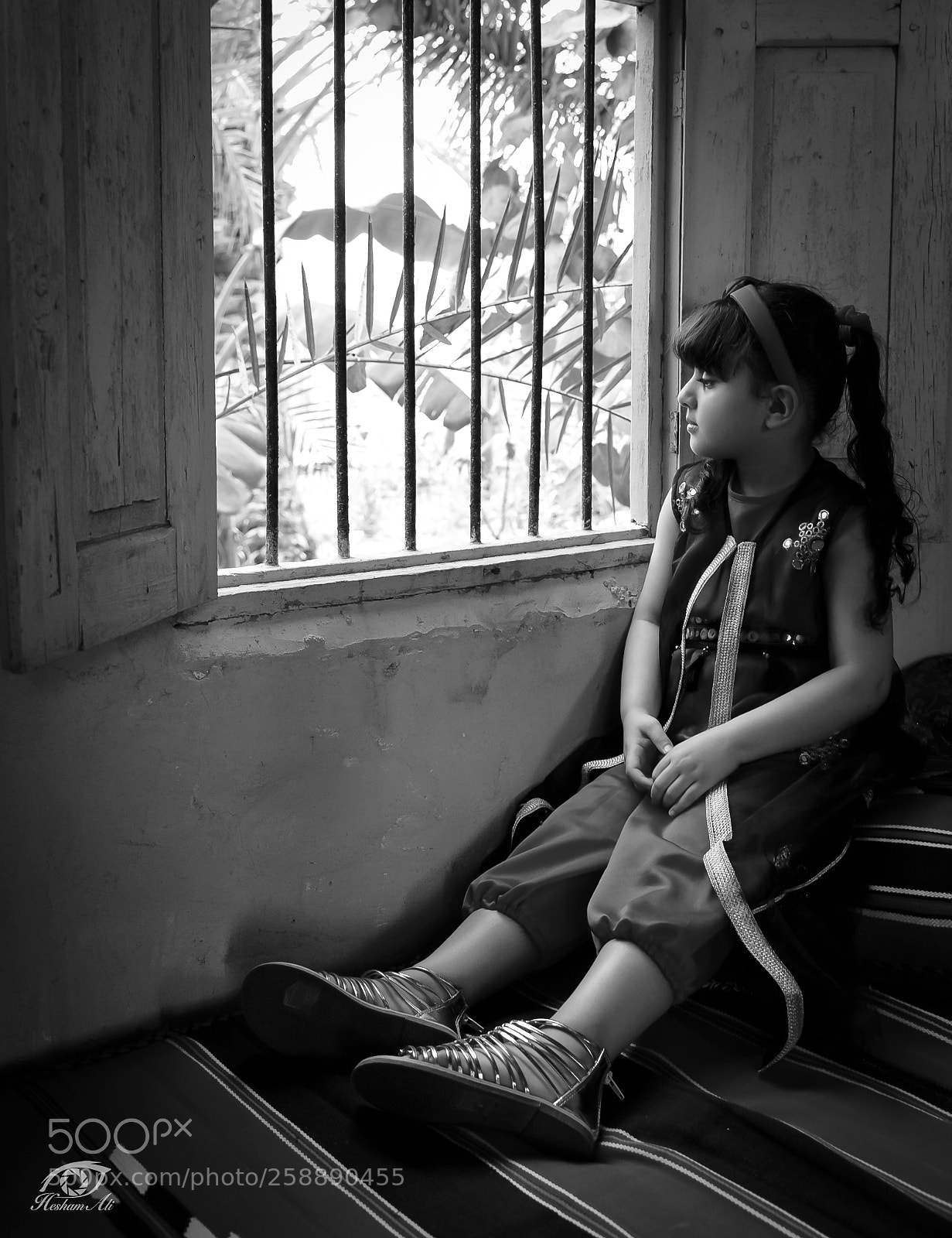 Canon EOS 5D Mark IV sample photo. Waiting for daddy too photography