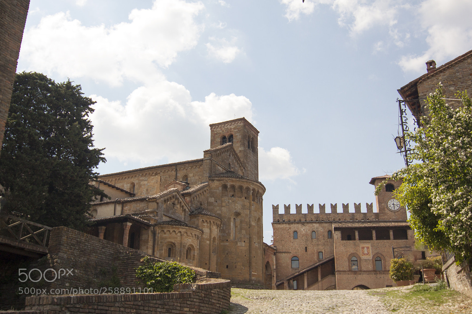 Canon EOS 500D (EOS Rebel T1i / EOS Kiss X3) sample photo. Borgo castell'arquato piacenza italy photography