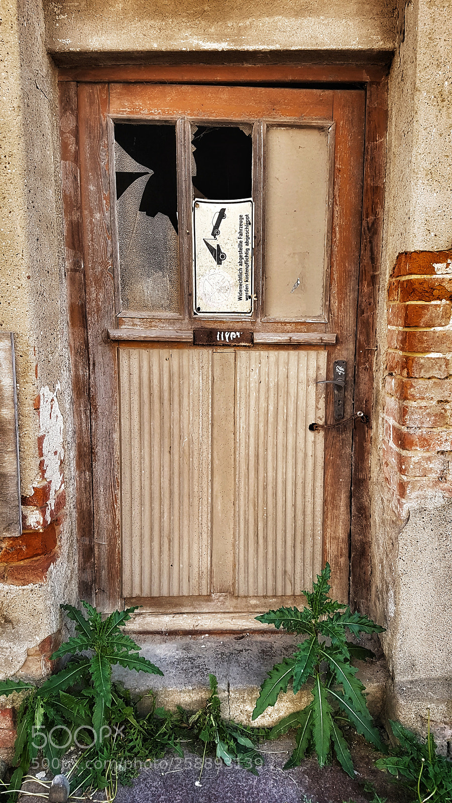 Samsung Galaxy S7 sample photo. **the door** photography