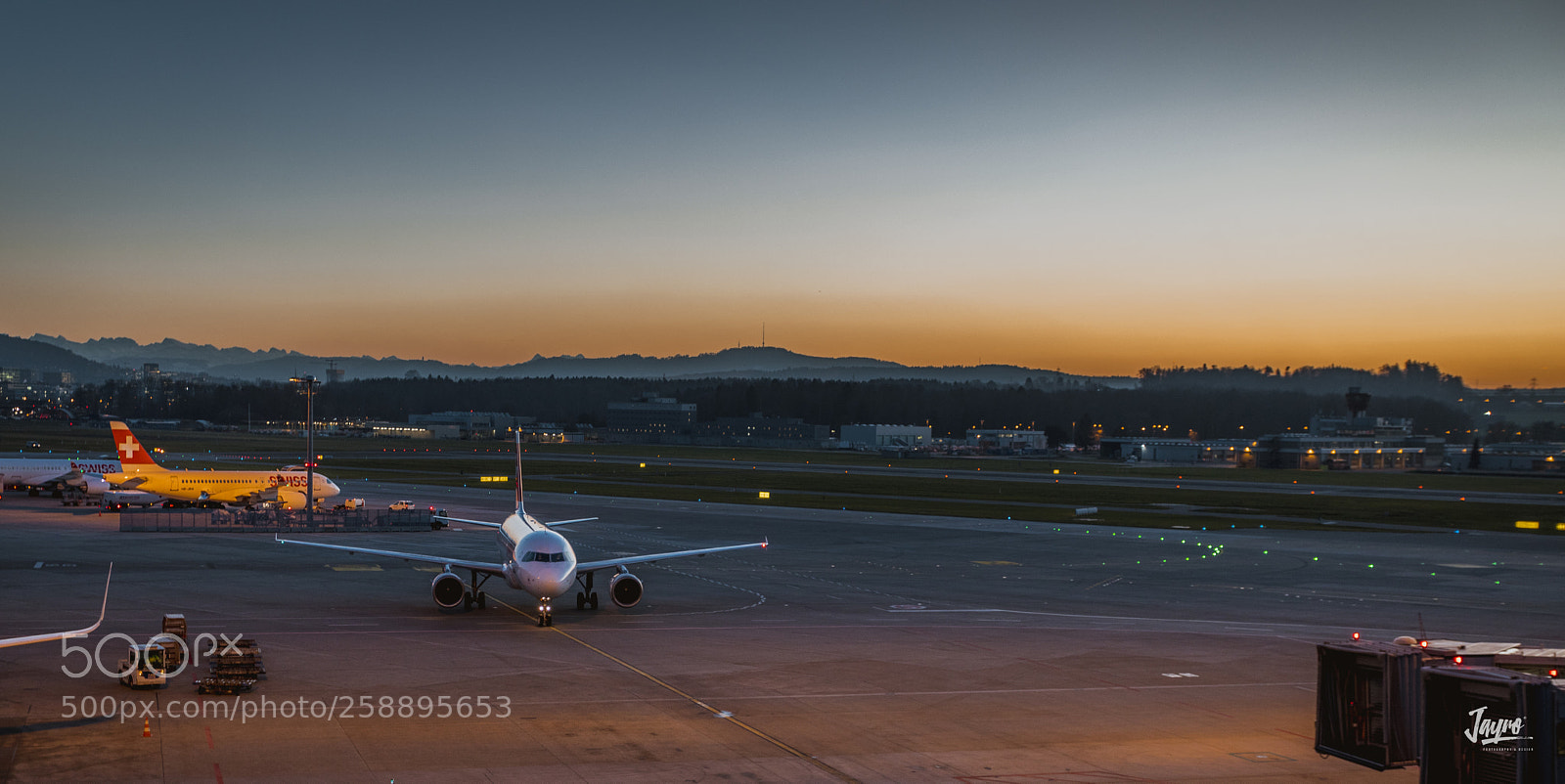 Canon EOS 5D Mark IV sample photo. Airport zurich photography