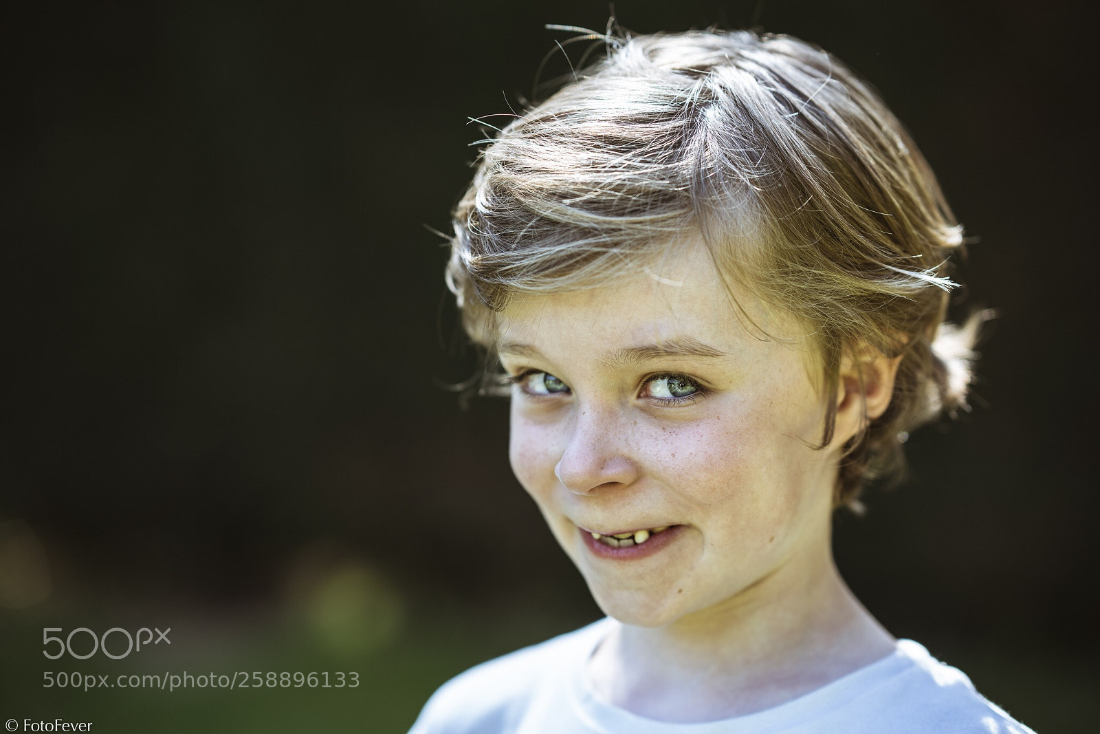 Sony a7R III sample photo. Looking naughty photography