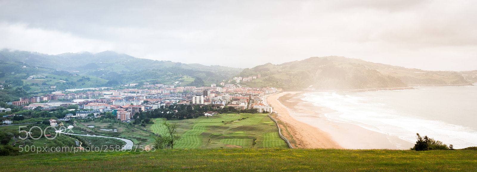 Canon EOS 100D (EOS Rebel SL1 / EOS Kiss X7) sample photo. Zarautz photography