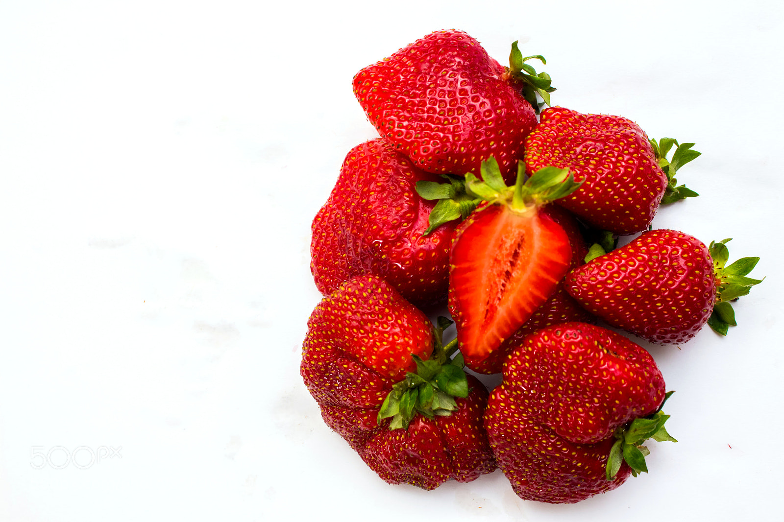 Canon EOS 650D (EOS Rebel T4i / EOS Kiss X6i) sample photo. Strawberry isolated on white photography