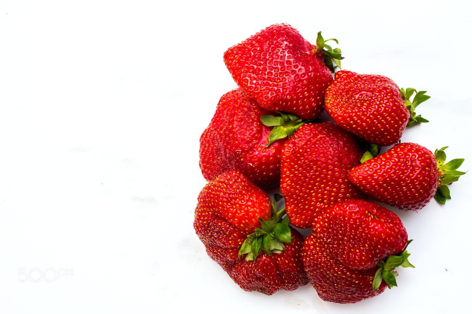 Canon EOS 650D (EOS Rebel T4i / EOS Kiss X6i) sample photo. Strawberry isolated on white photography