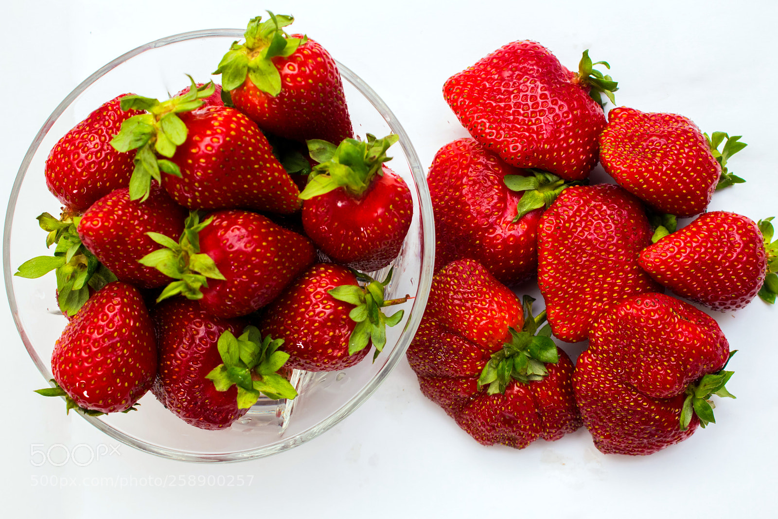 Canon EOS 650D (EOS Rebel T4i / EOS Kiss X6i) sample photo. Strawberry isolated on white photography