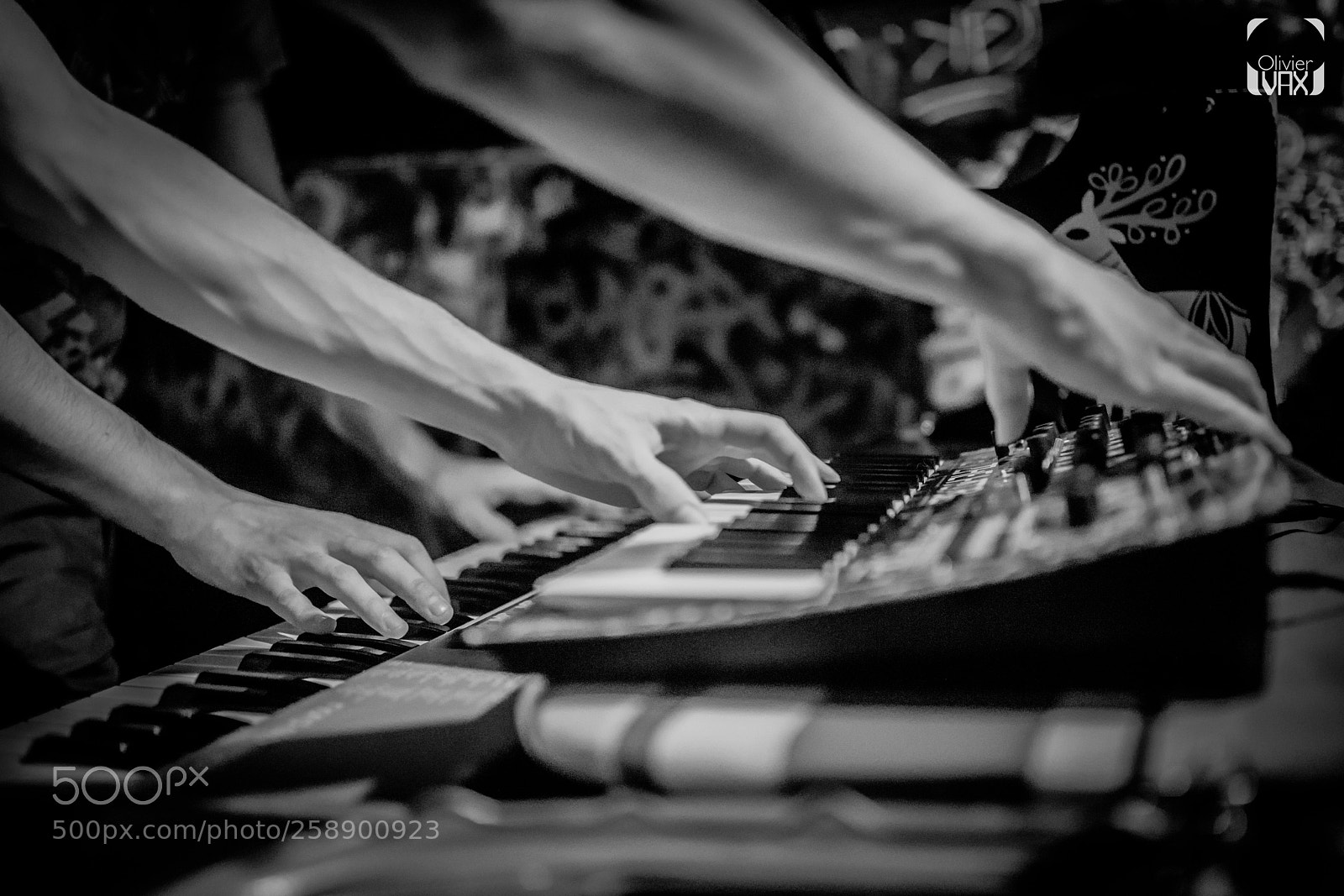 Canon EOS 5DS R sample photo. Concert mudd © olivier vax photography