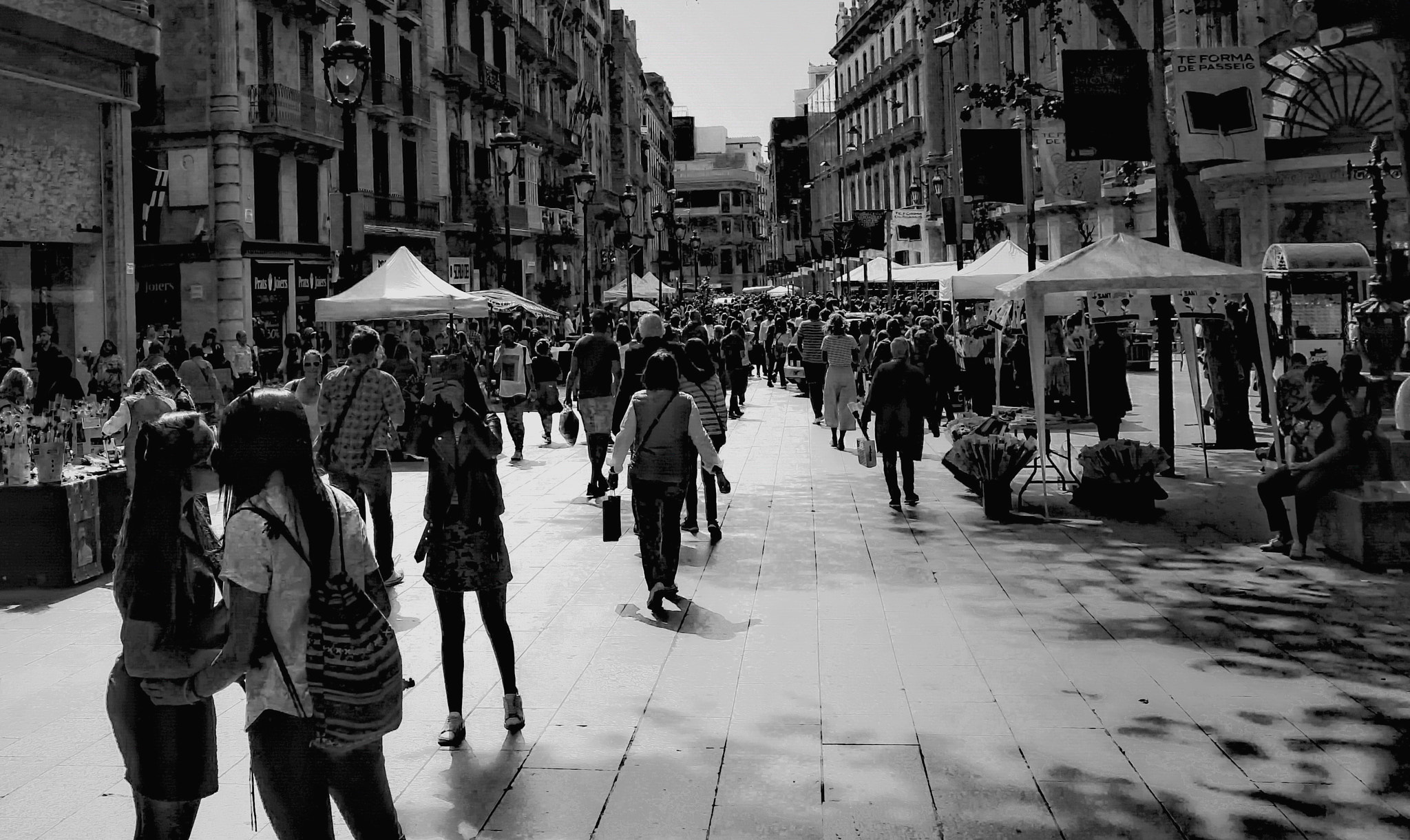 Canon EOS sample photo. Street life photography