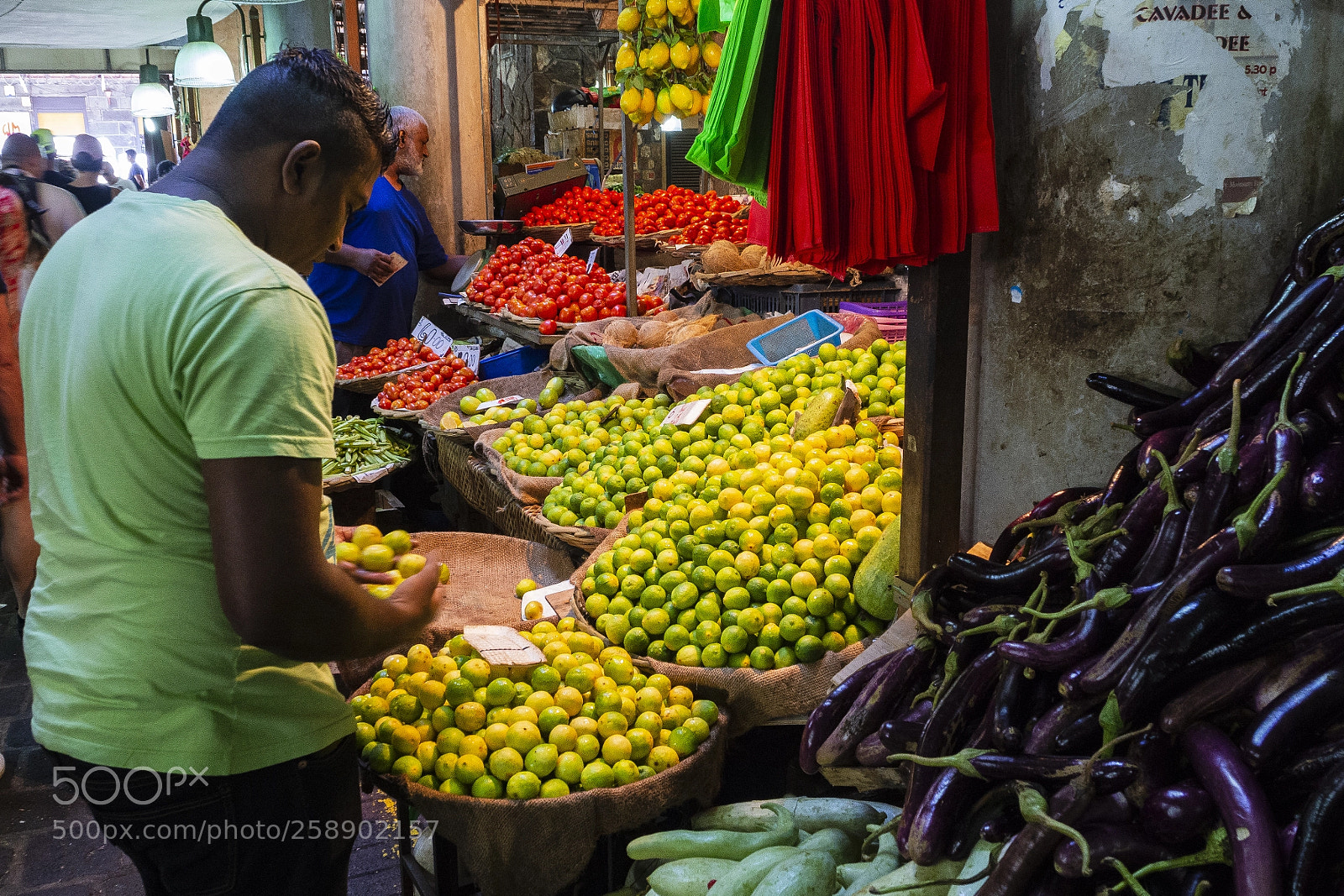 Olympus OM-D E-M10 II sample photo. Mauritius market photography