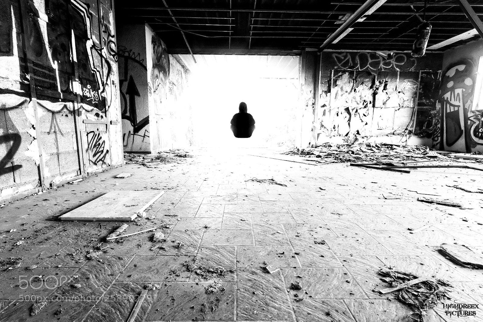 Canon EOS 5D Mark II sample photo. Alien kidnapping photography