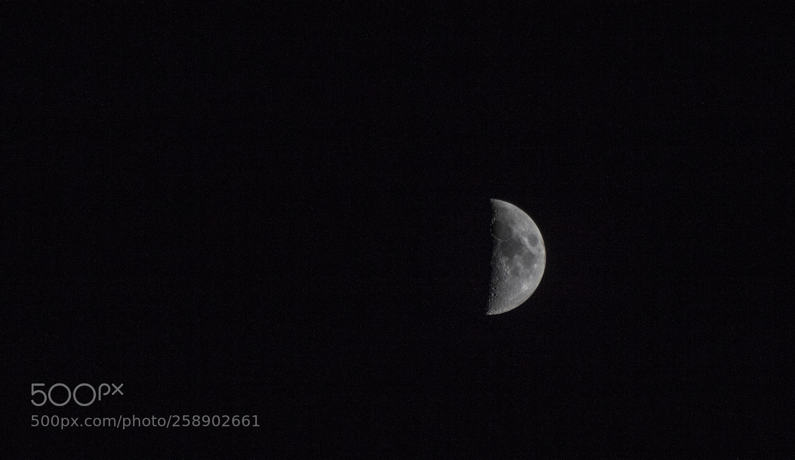 Canon EOS 1300D (EOS Rebel T6 / EOS Kiss X80) sample photo. Moon photography
