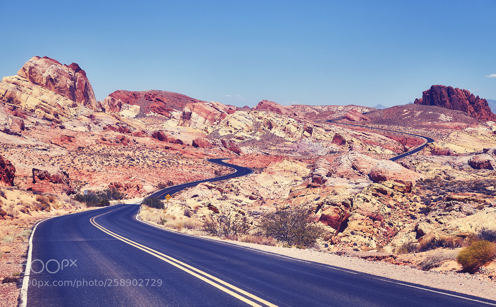 Canon EOS 5D Mark II sample photo. Desert road photography