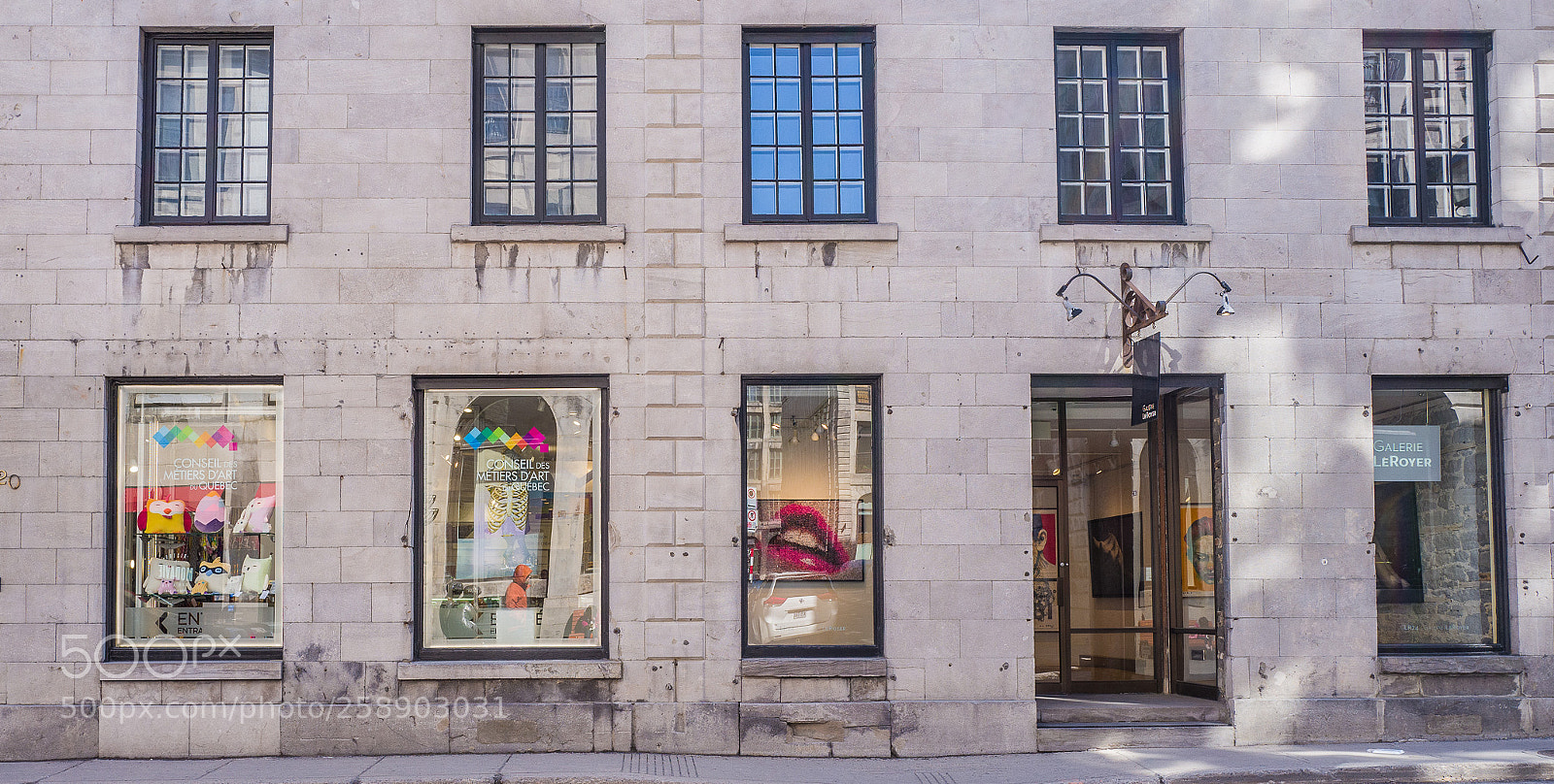 Leica Q (Typ 116) sample photo. Art gallery photography