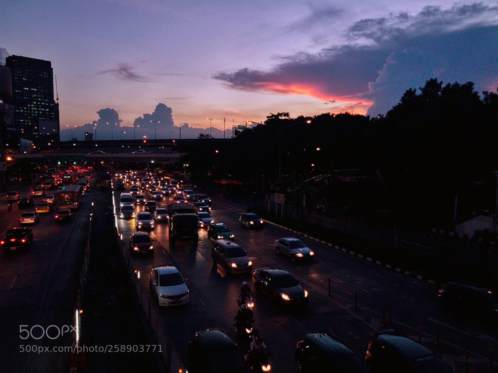 Samsung Galaxy S7 sample photo. Traffic jam photography