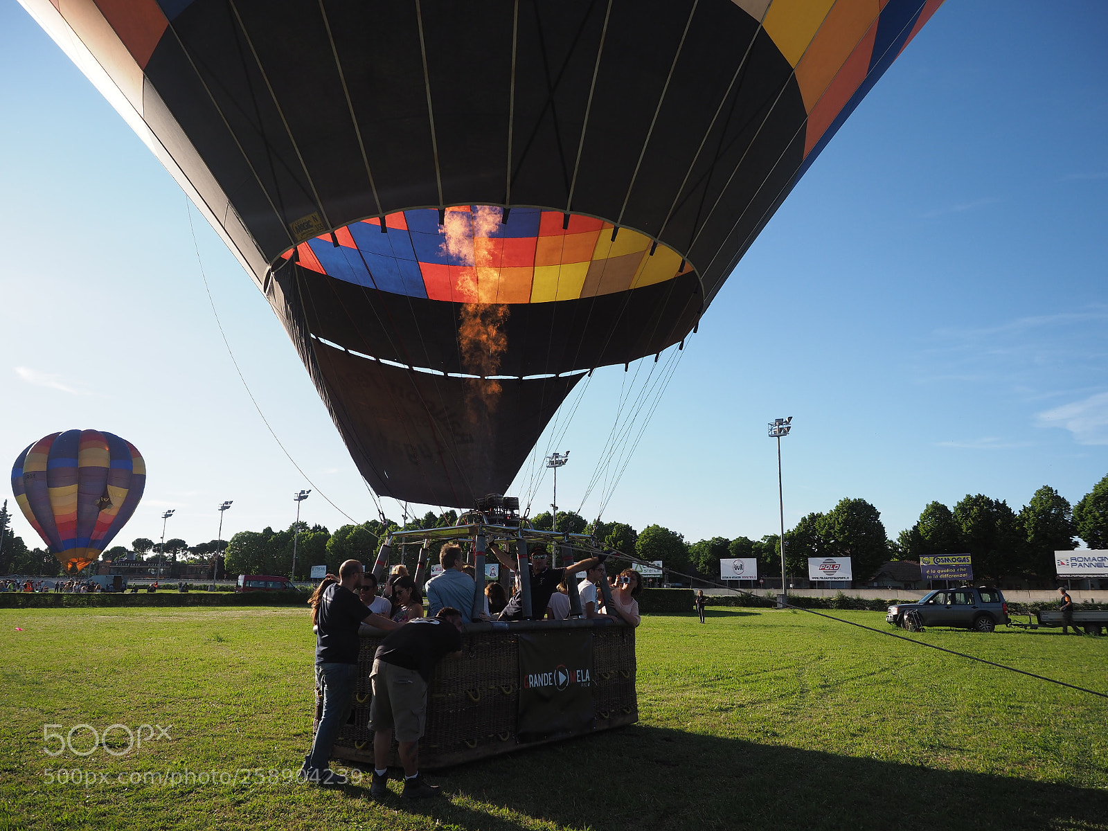 Olympus OM-D E-M1 Mark II sample photo. Hot ait balloons festival photography